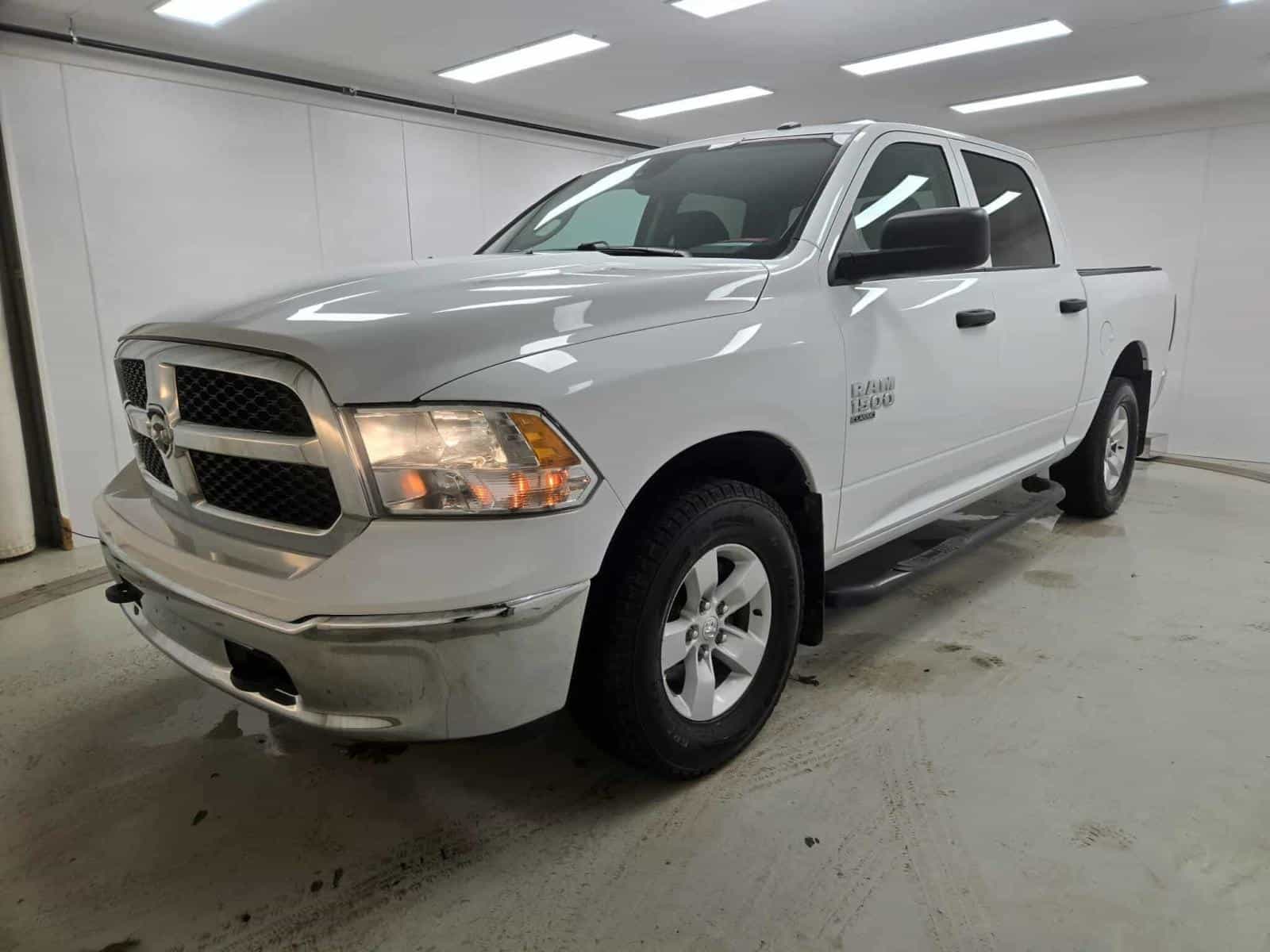 2022 RAM 1500 CLASSIC SLT SLT - Image 1