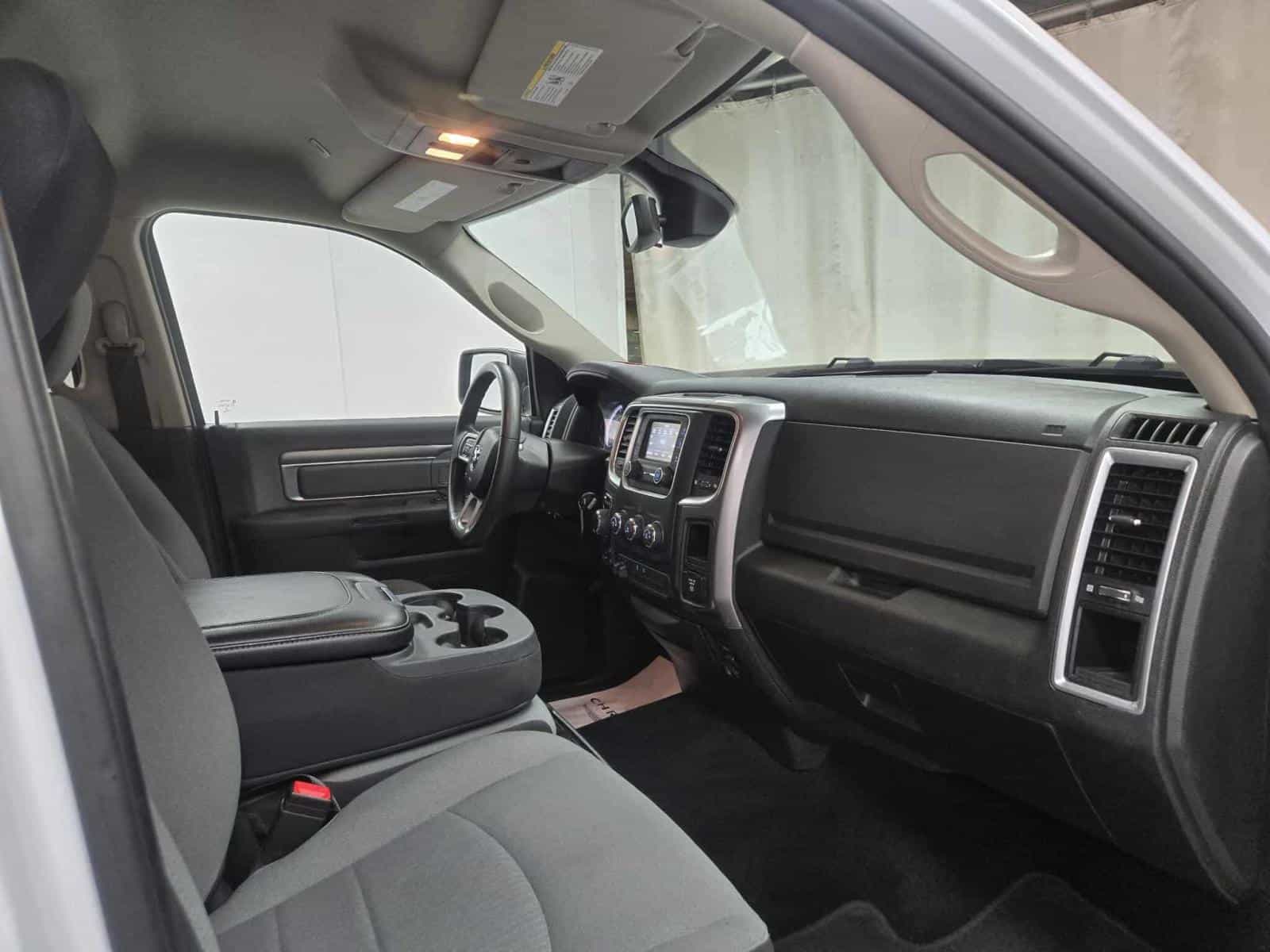 2022 RAM 1500 CLASSIC SLT SLT - Image 10