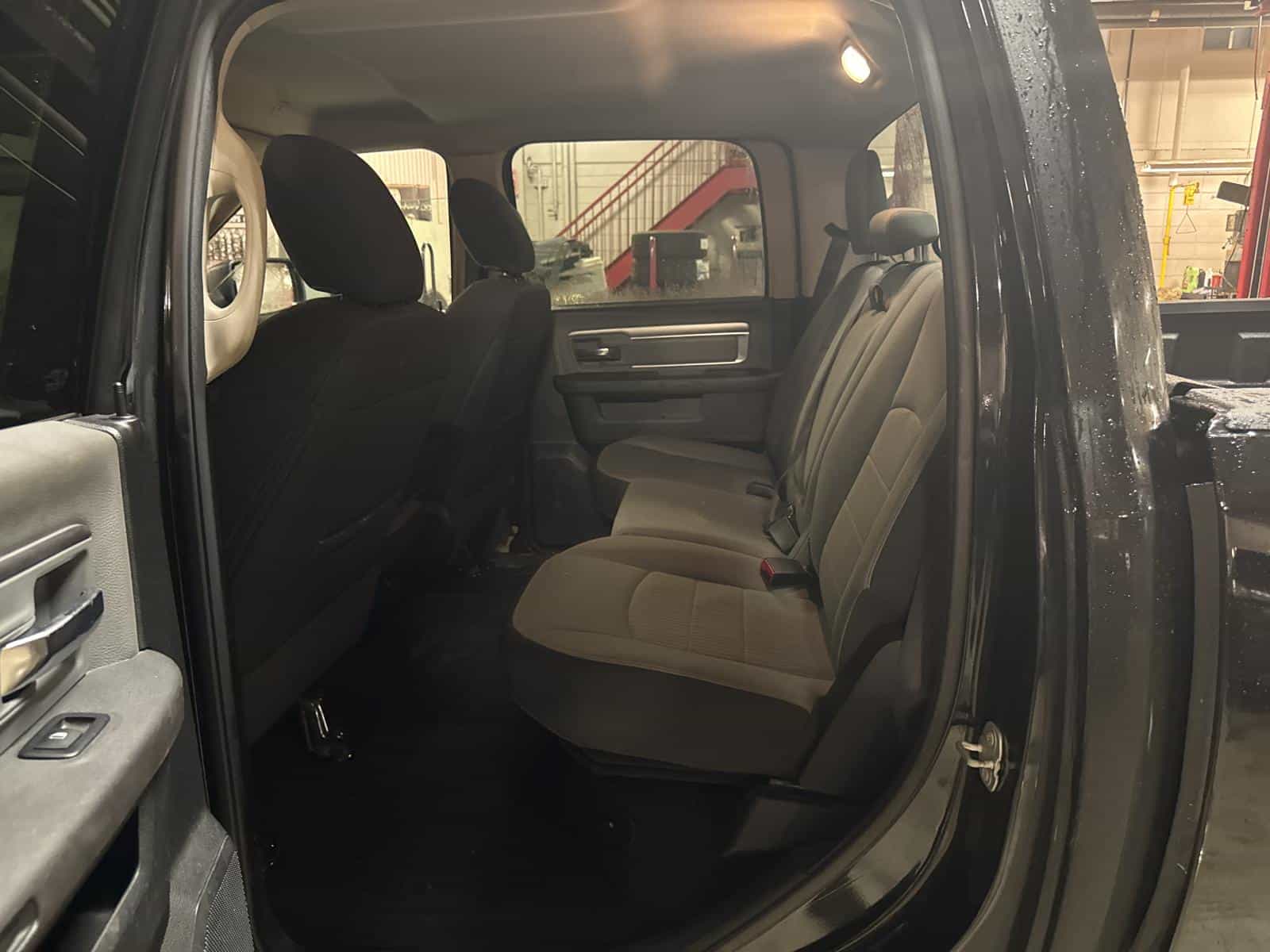 2022 RAM 1500 CLASSIC SLT SLT - Image 10