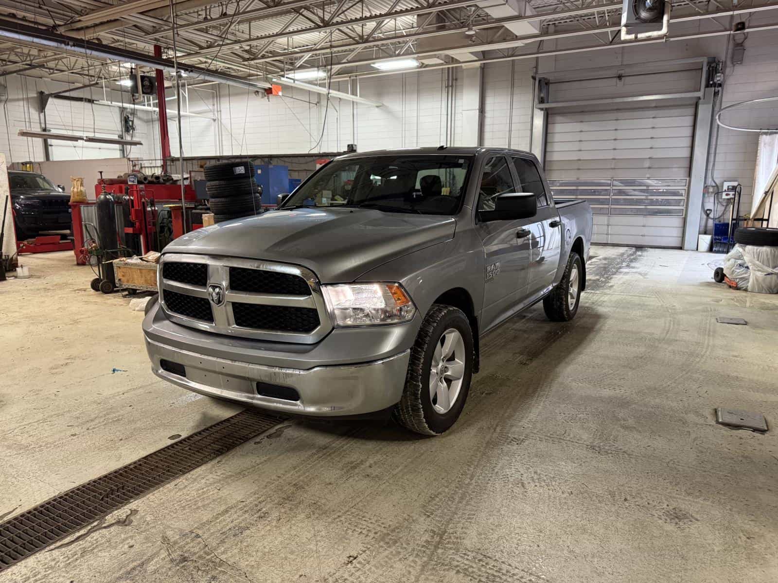 2023 RAM 1500 CLASSIC SLT SLT - Image 1
