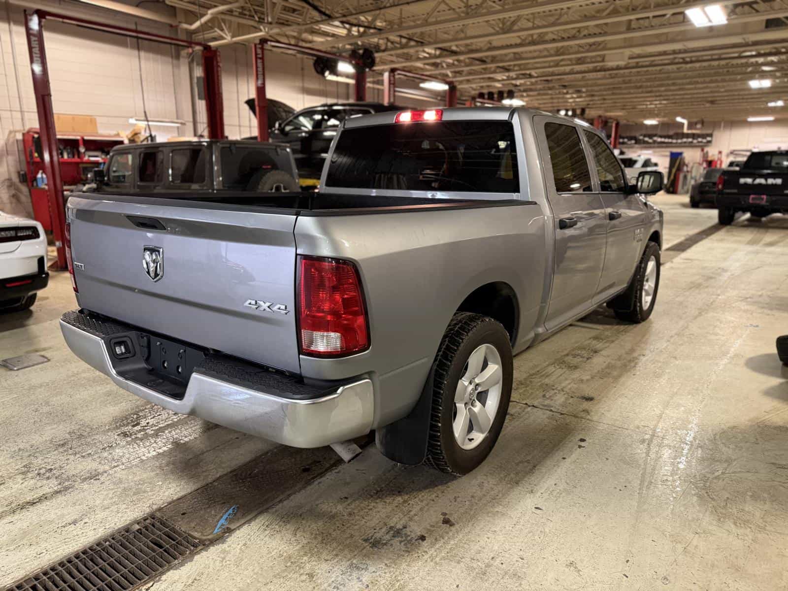 2023 RAM 1500 CLASSIC SLT SLT - Image 5