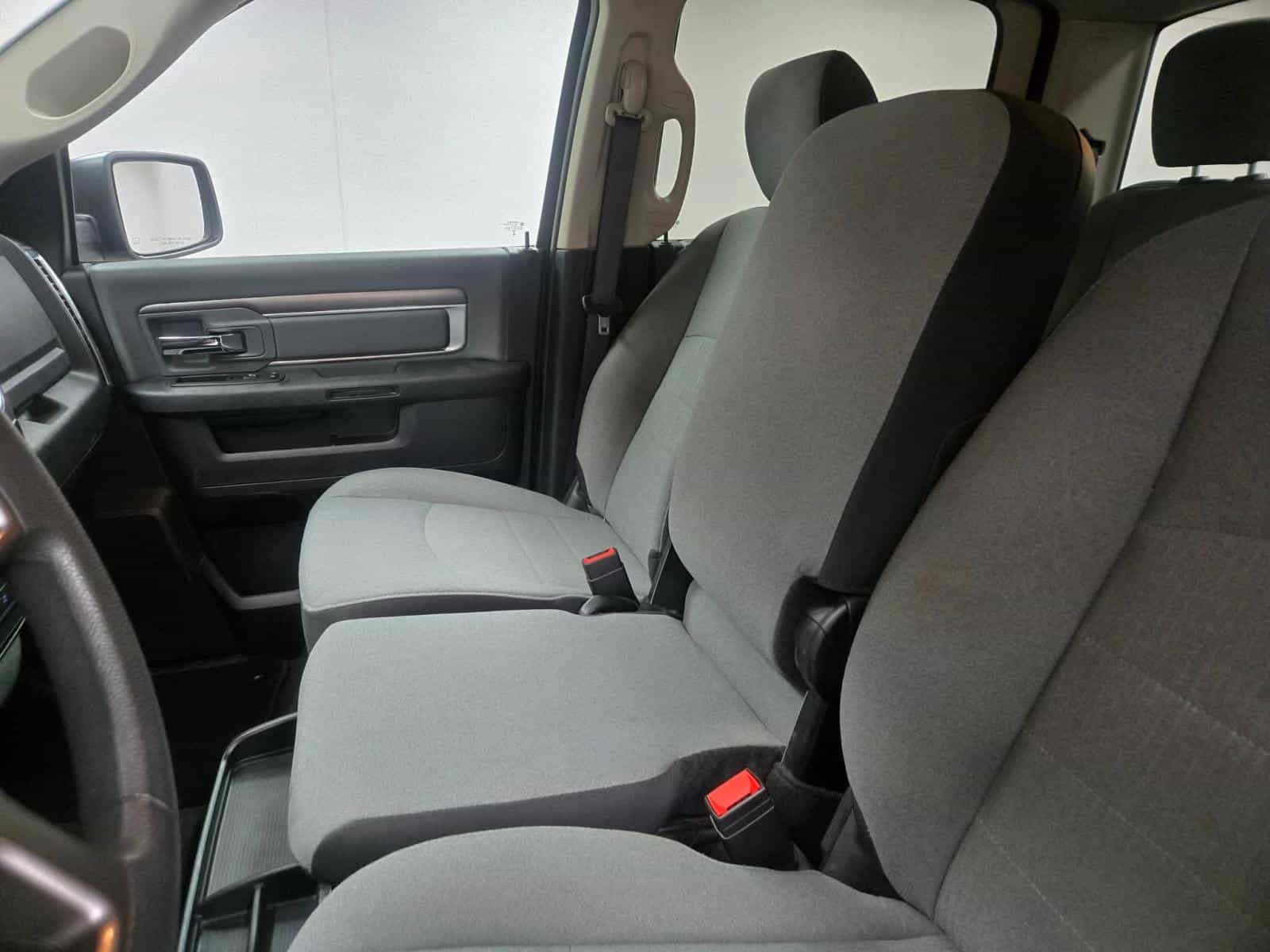 2023 RAM 1500 Classic SLT - Image 10