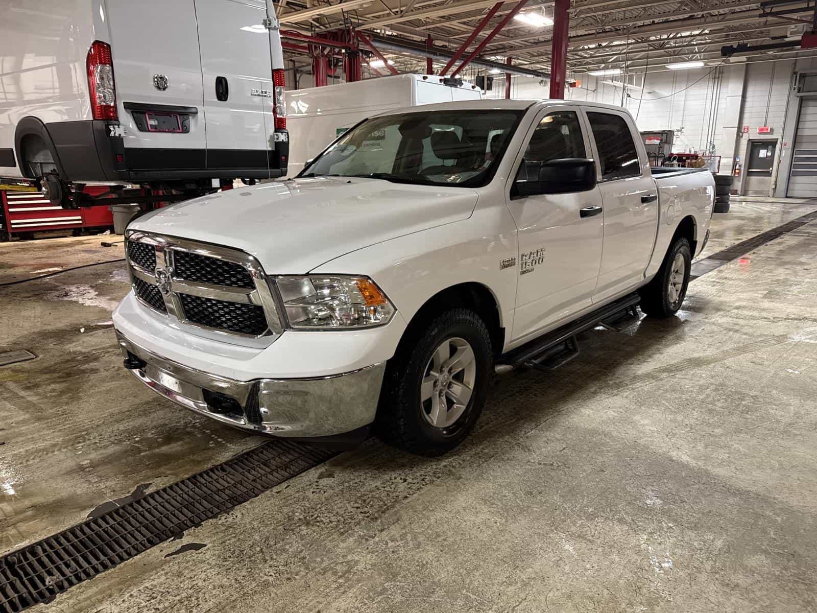 2022 RAM 1500 CLASSIC SLT SLT - Image 1