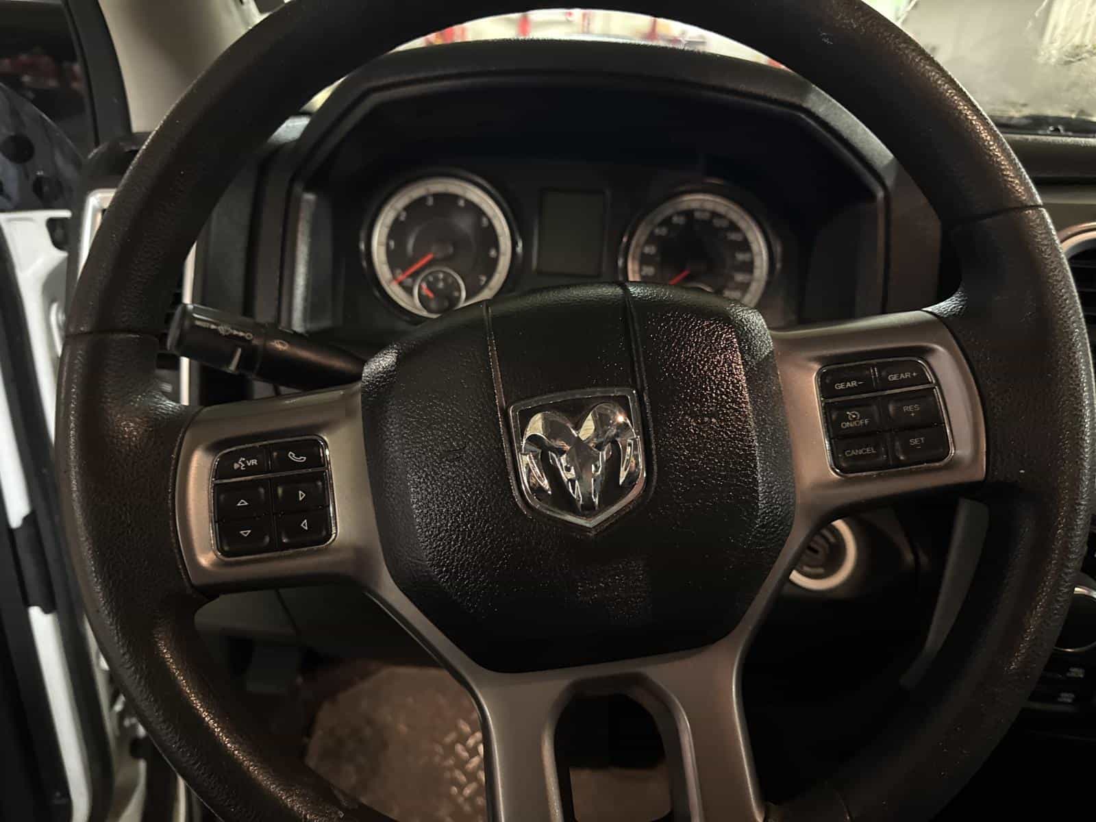 2022 RAM 1500 CLASSIC SLT SLT - Image 12