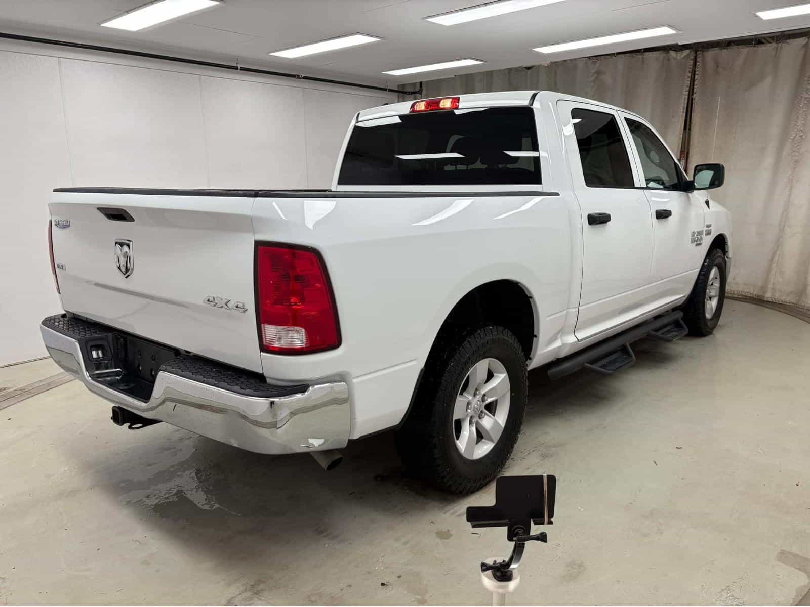 2022 RAM 1500 Classic SLT - Image 4