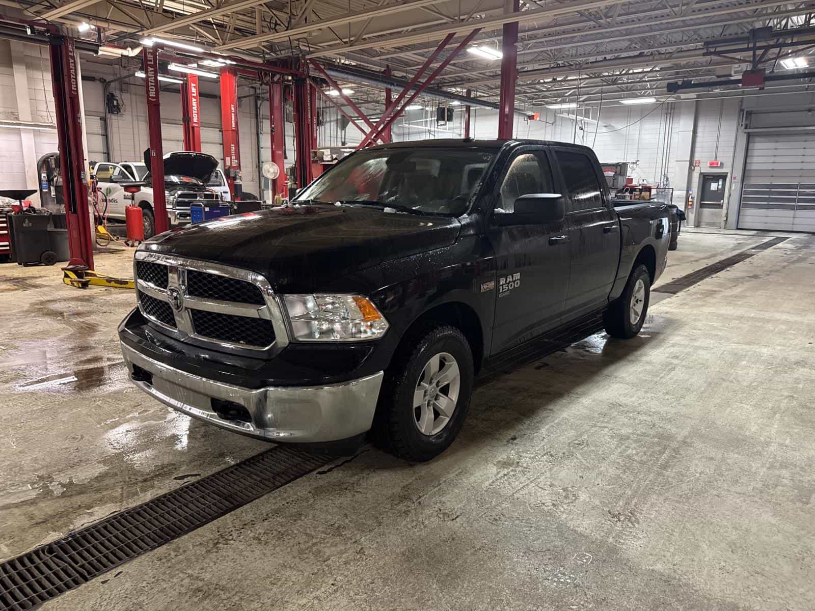 2023 RAM 1500 CLASSIC SLT SLT - Image 1