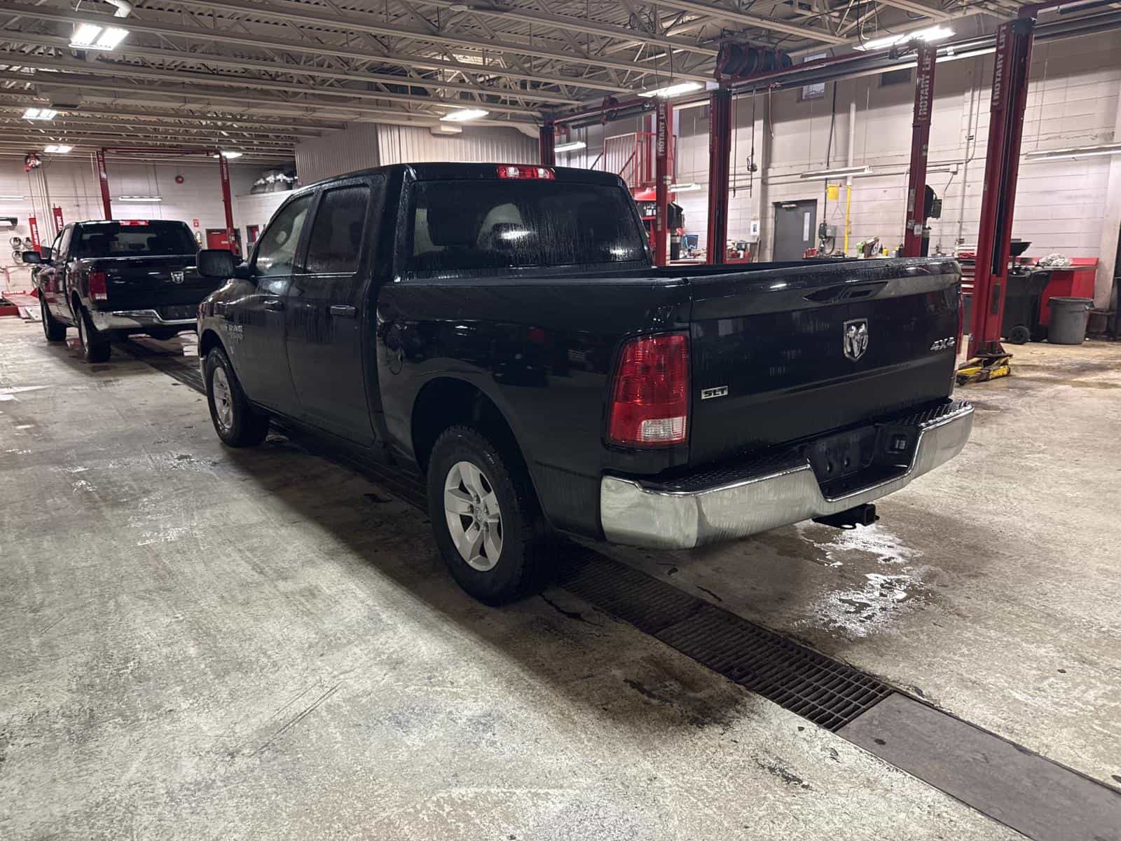 2023 RAM 1500 CLASSIC SLT SLT - Image 7