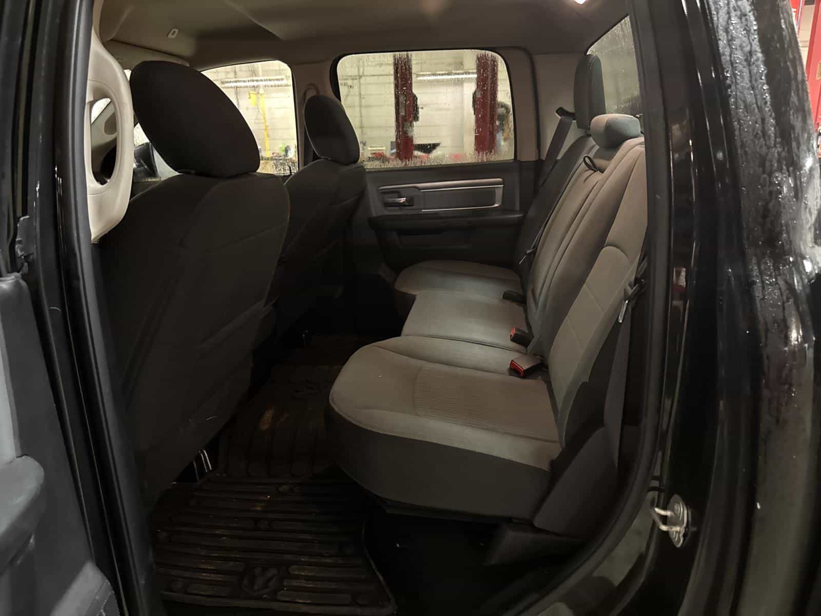 2023 RAM 1500 CLASSIC SLT SLT - Image 9