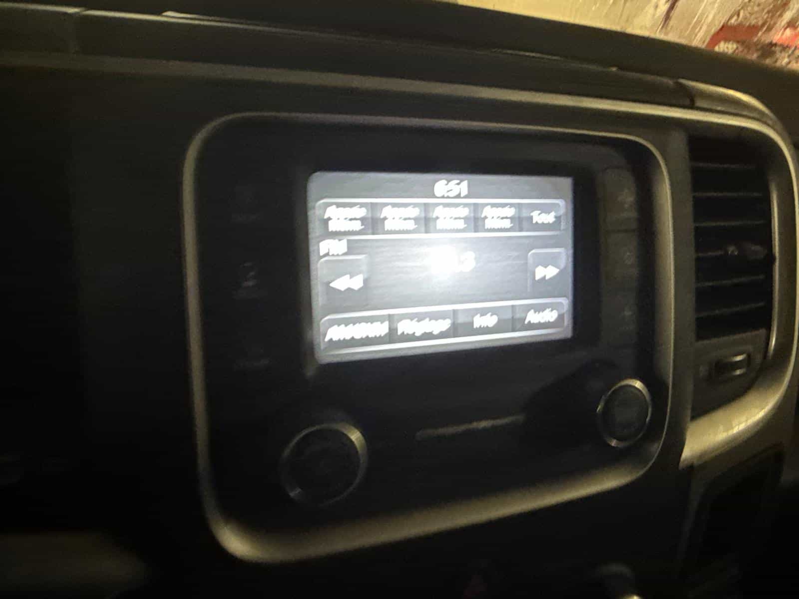 2023 RAM 1500 CLASSIC SLT SLT - Image 15