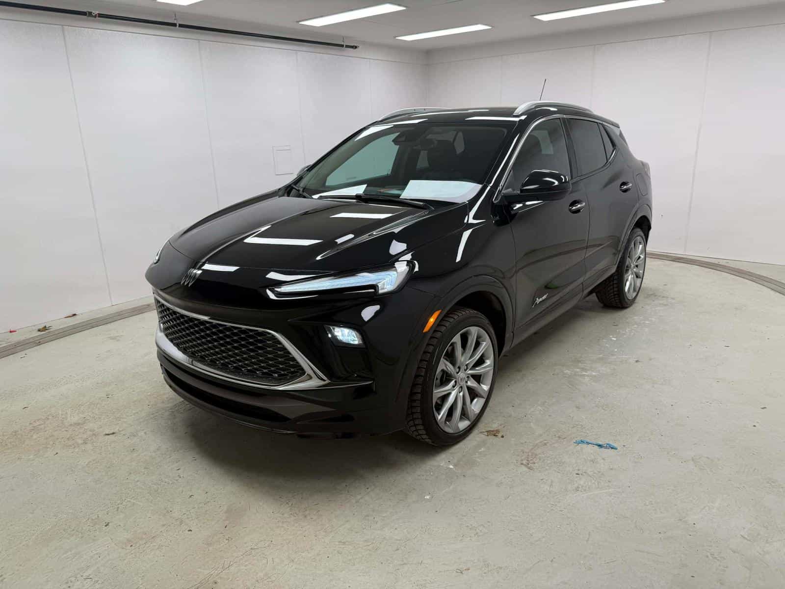 Image 1 Buick Encore Gx Avenir Avenir 2024