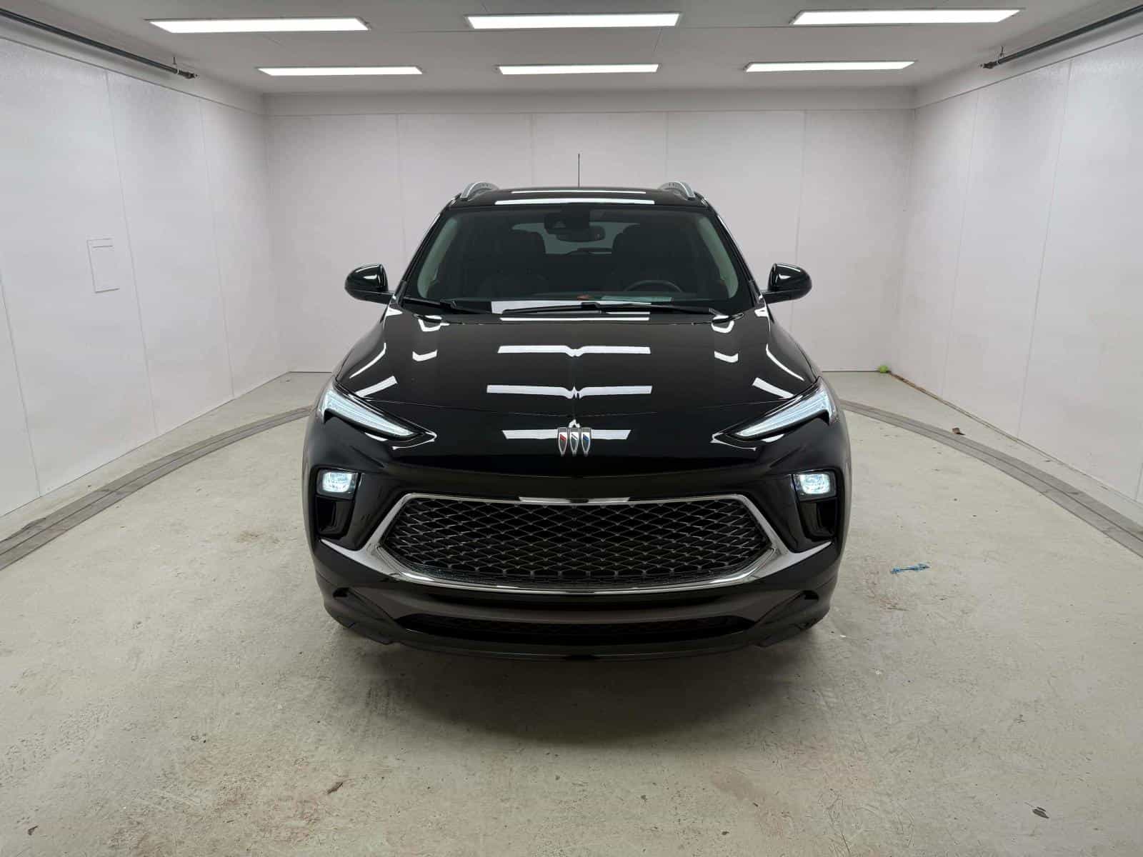 Image 2 Buick Encore Gx Avenir Avenir 2024