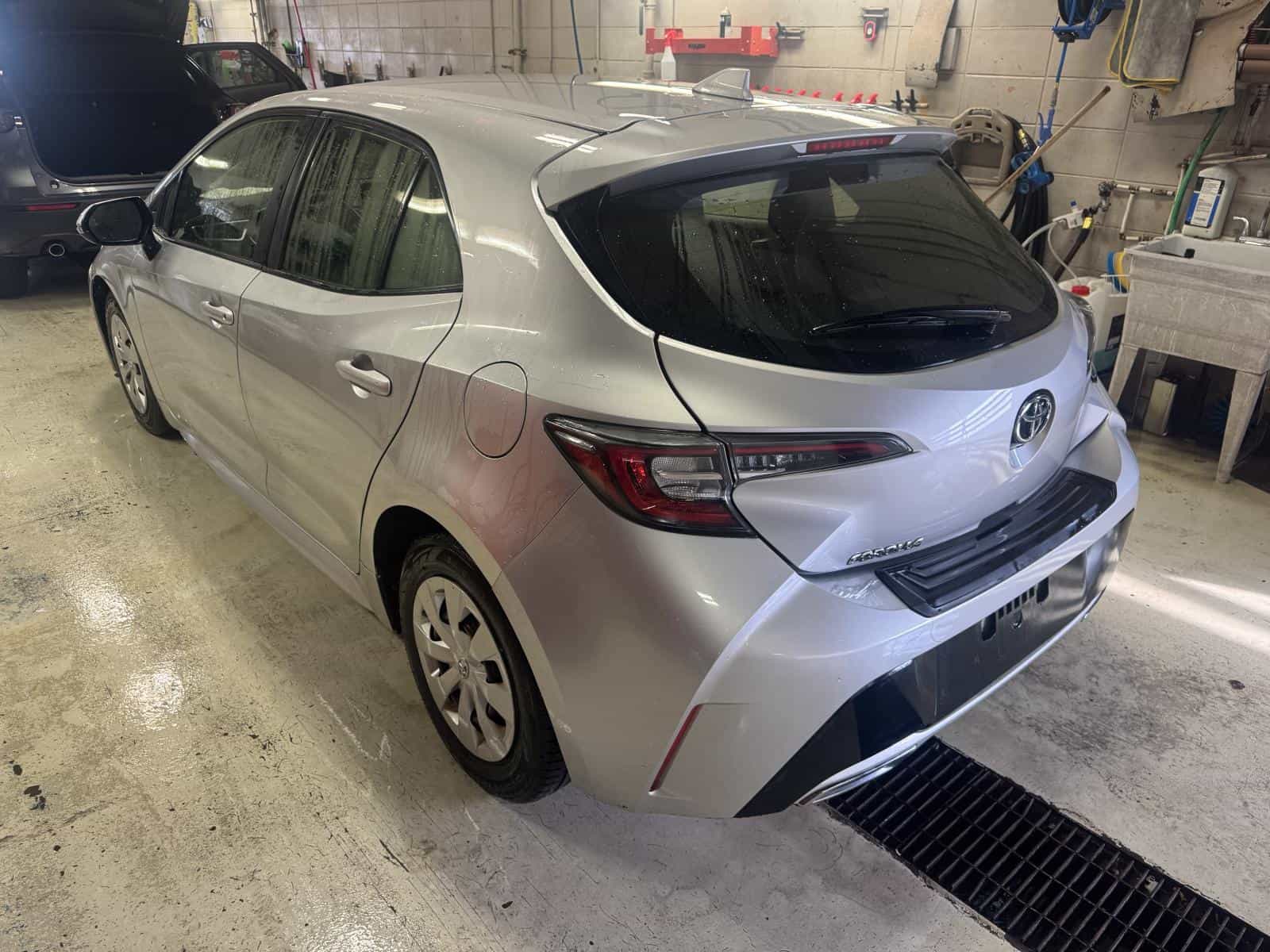 2020 Toyota Corolla Se/Xse Hatchback Base - Image 2