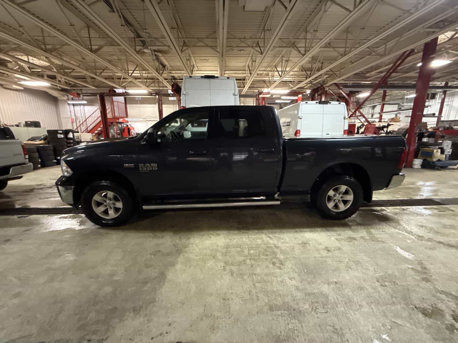 2019 RAM 1500 CLASSIC SLT SLT - Image 8