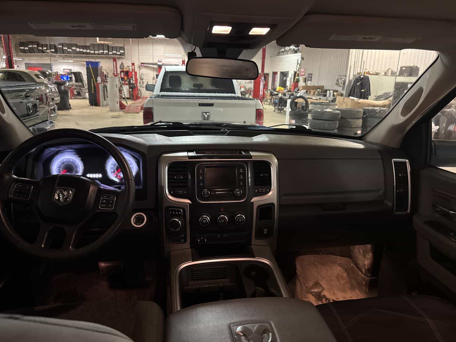 2019 RAM 1500 CLASSIC SLT SLT - Image 12