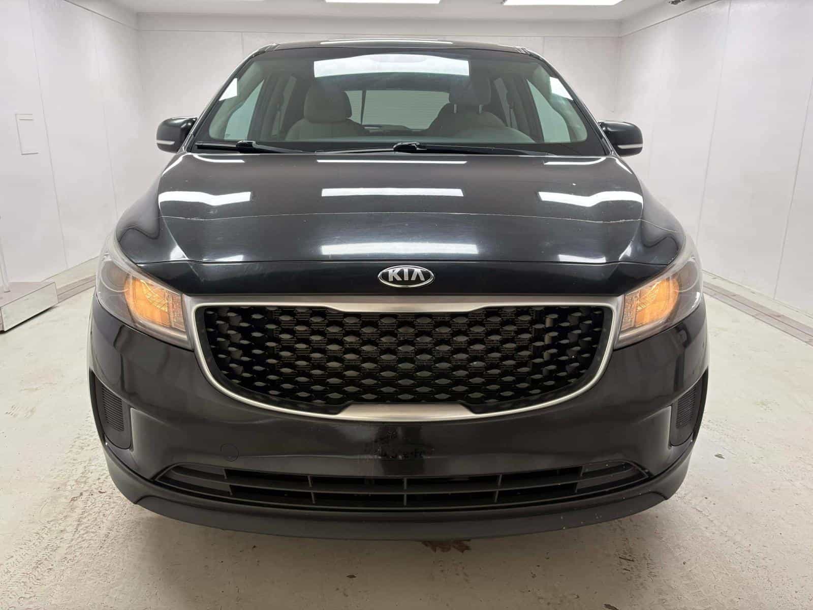 2016 Kia Sedona Lx LX - Image 2