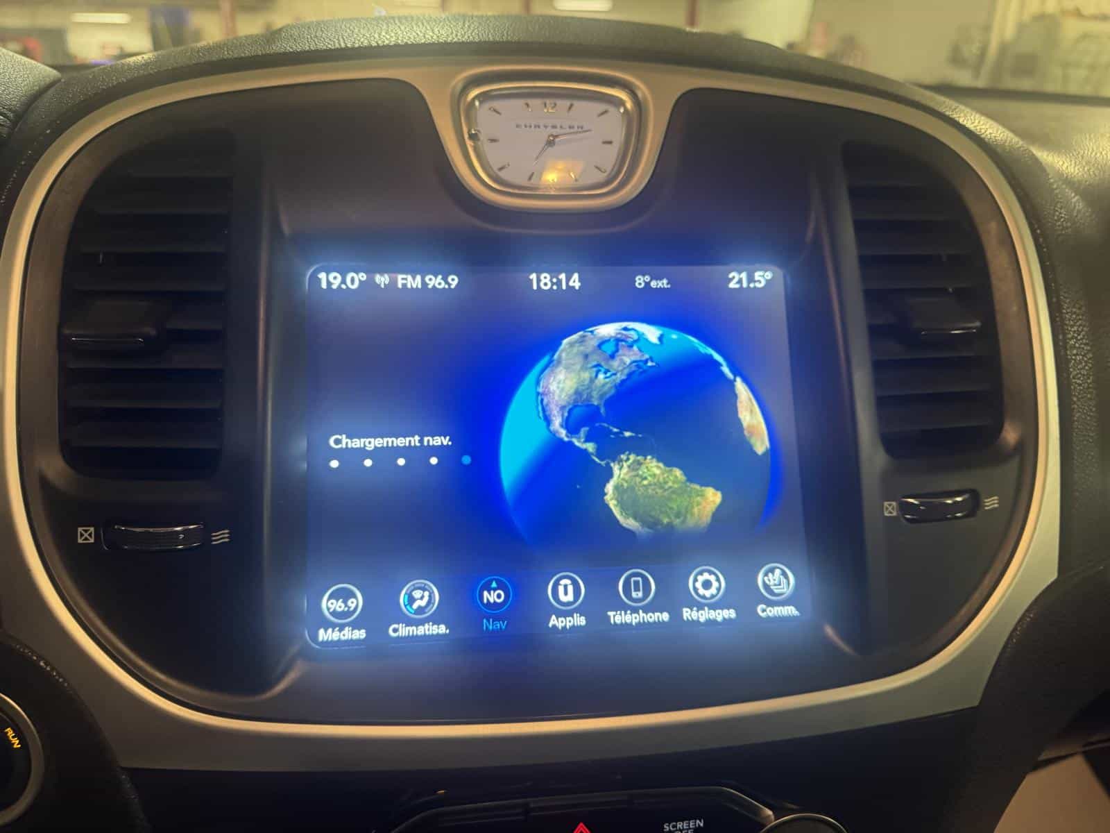 2023 Chrysler 300 Touring L Touring L - Image 13