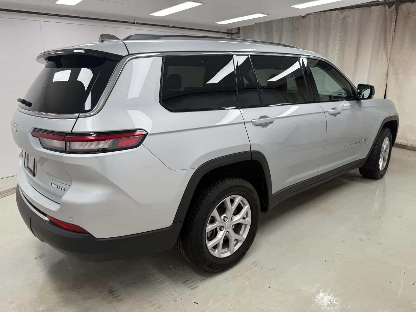 Image 4 Jeep Grand Cherokee L Limited Limited 2023