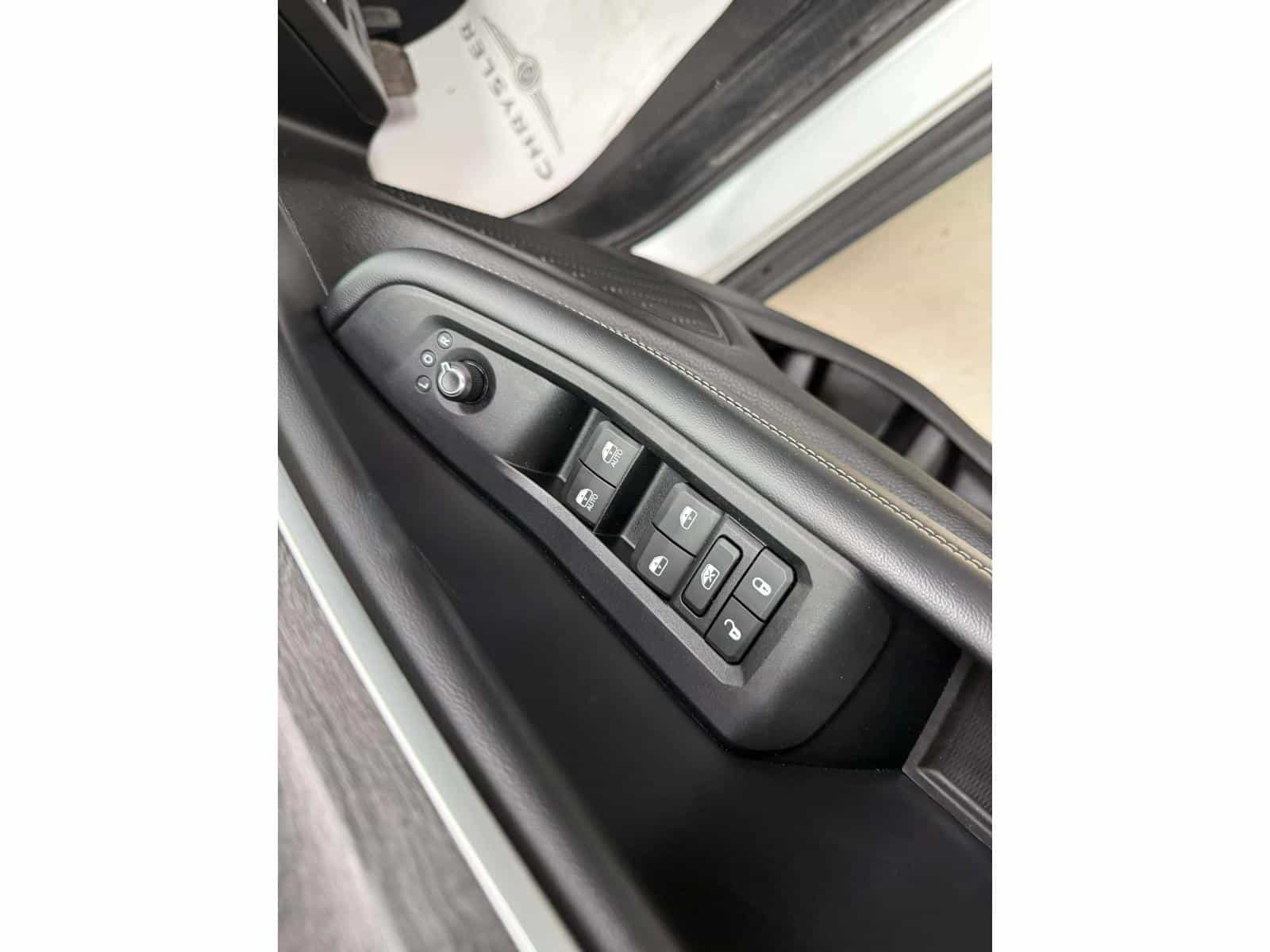 2023 Jeep Grand Cherokee L Limited Limited - Image 12