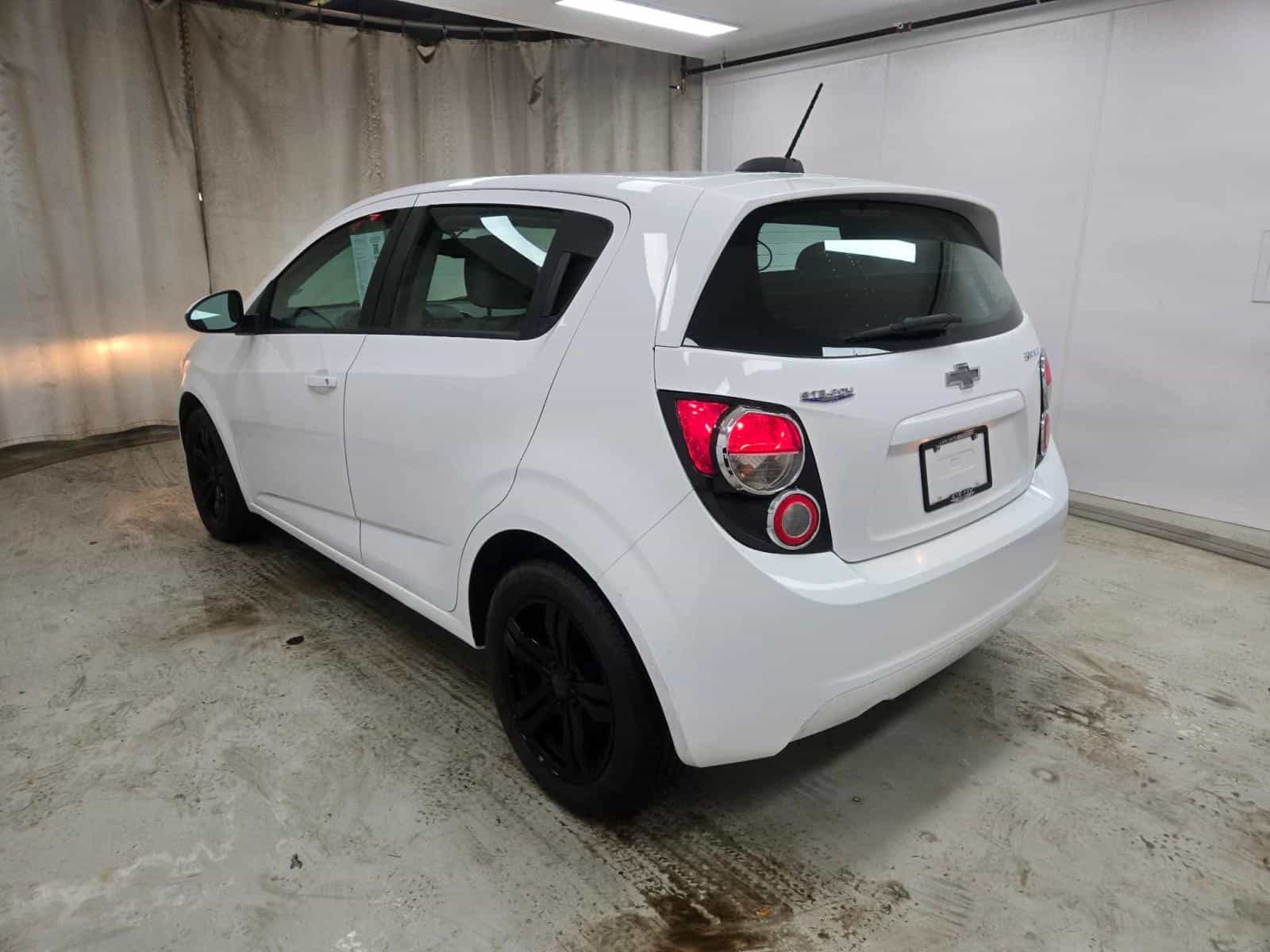 Image 5 Chevrolet Sonic Ls LS 2015