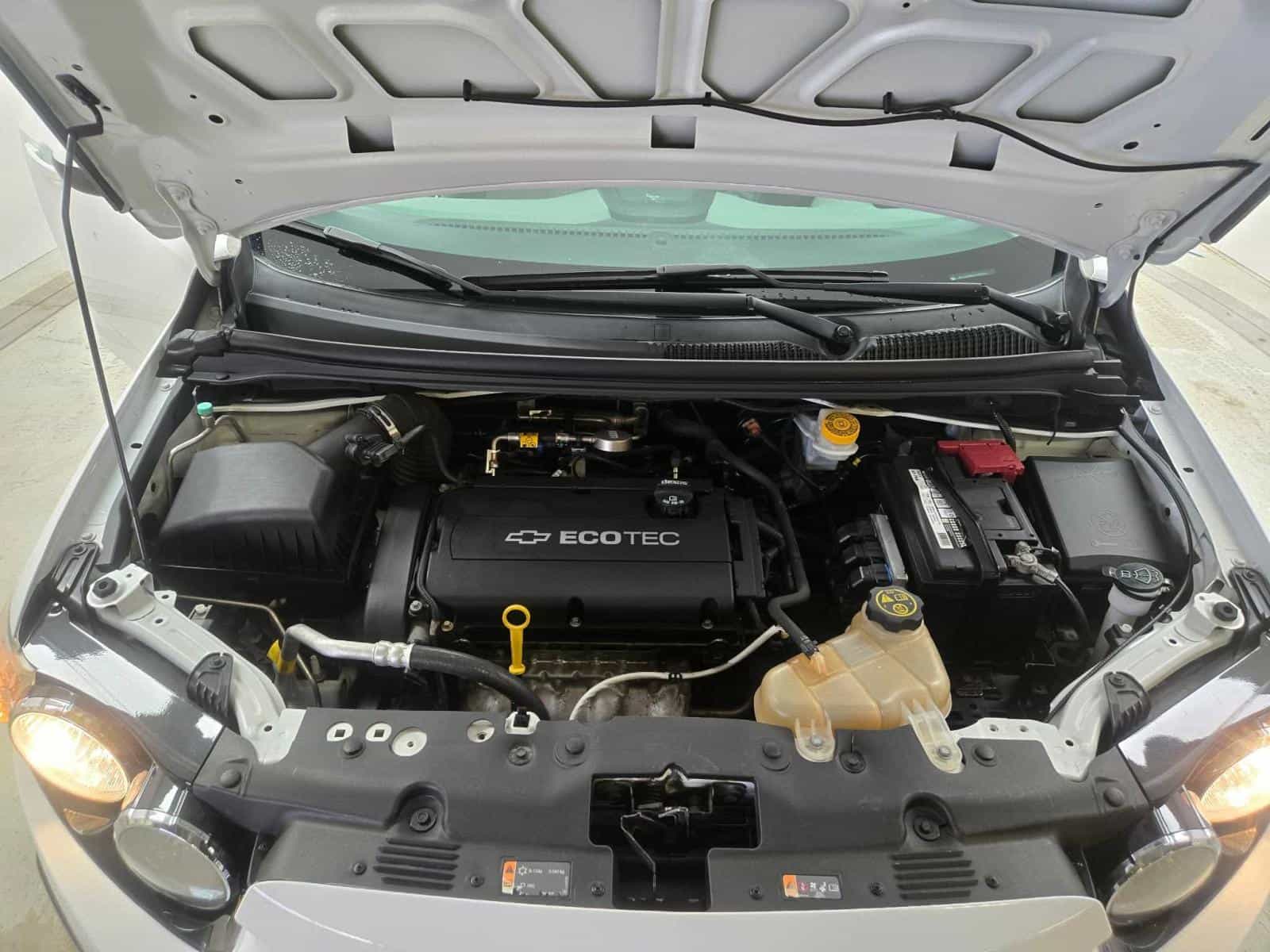 Image 9 Chevrolet Sonic Ls LS 2015