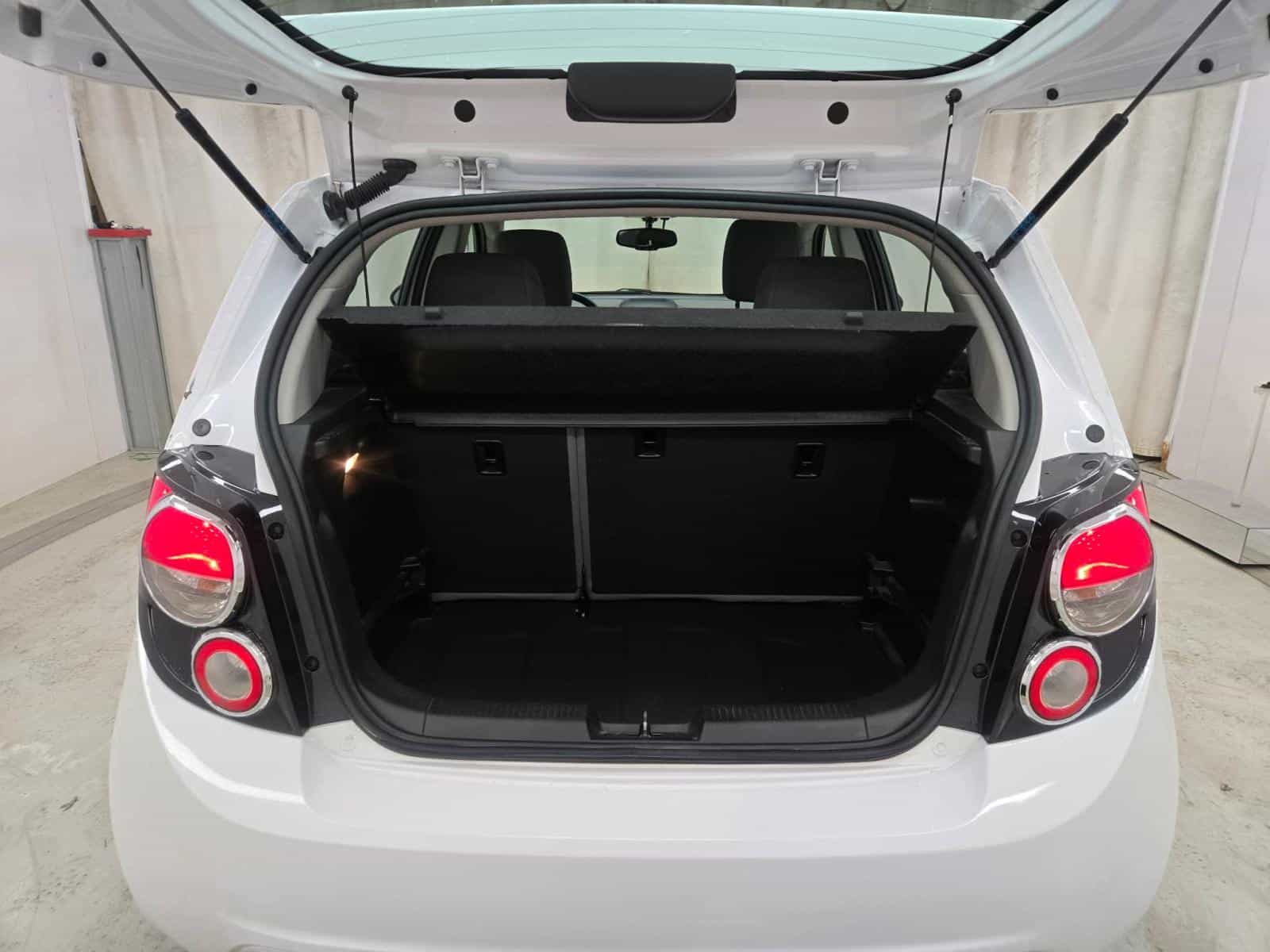 Image 10 Chevrolet Sonic Ls LS 2015