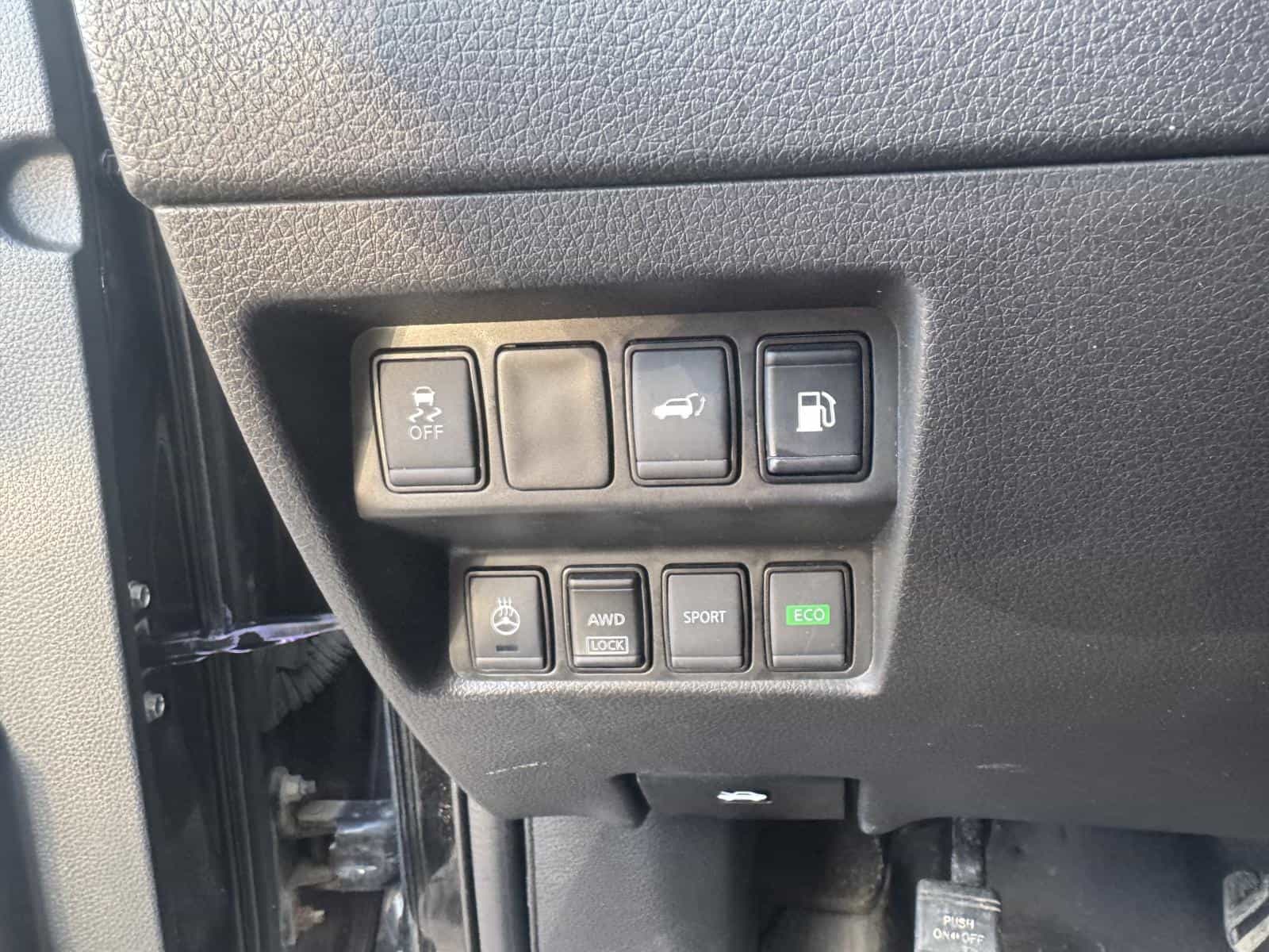 2018 Nissan ROGUE S/SL/SV SV - Image 11