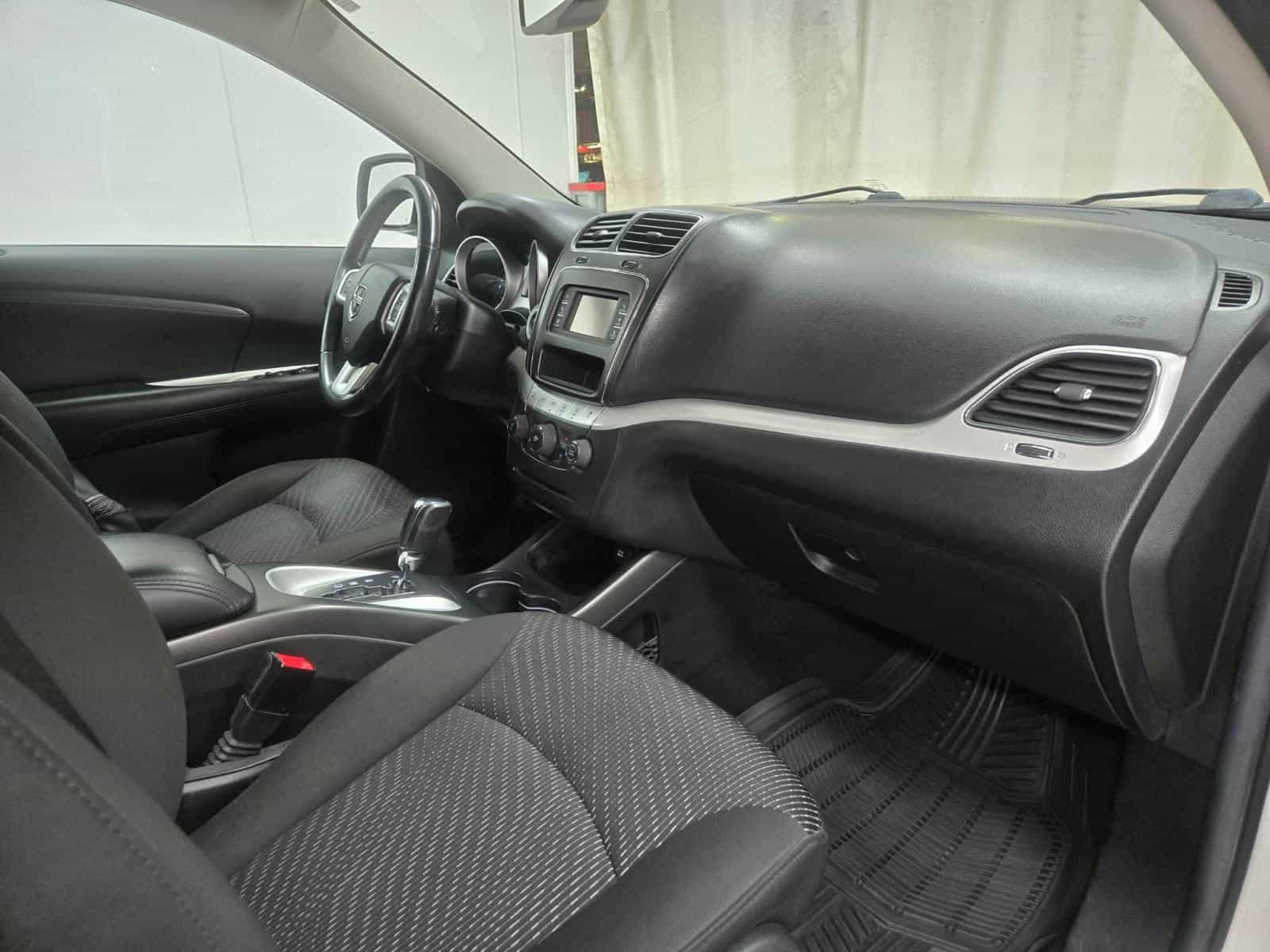 2016 Dodge Journey SXT - Image 13