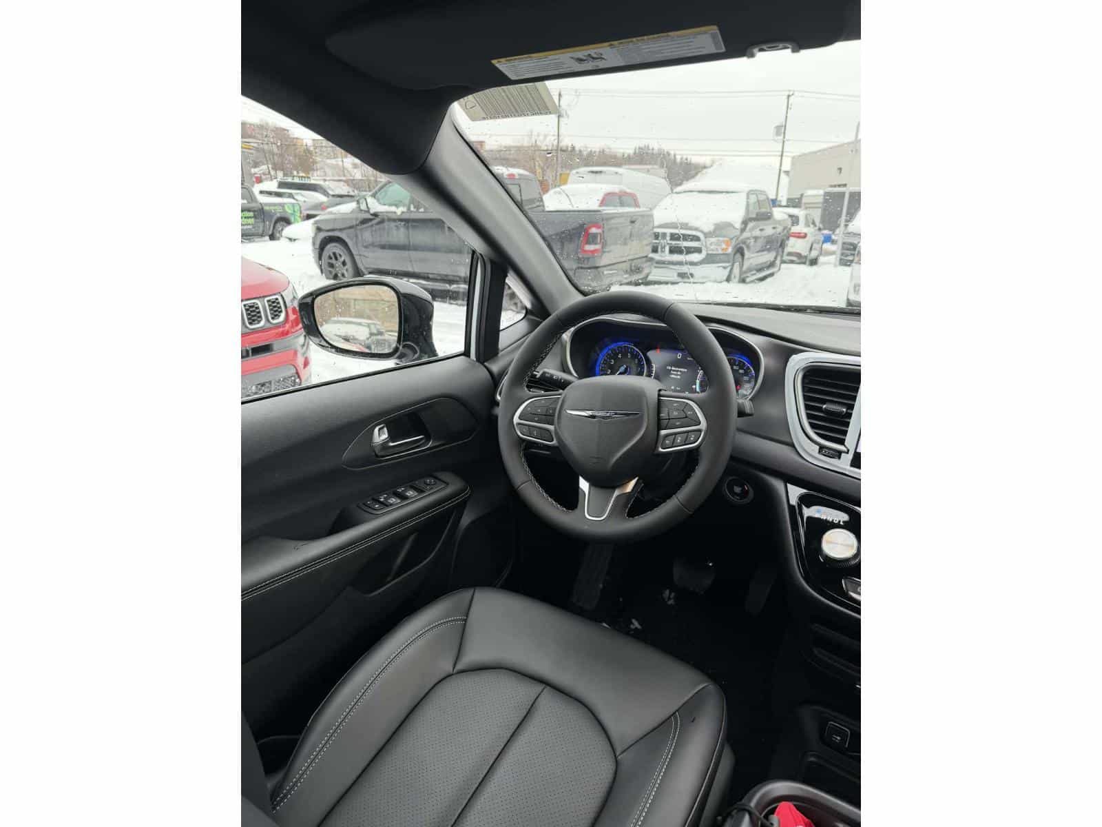 2026 Chrysler Grand Caravan SXT - Image 8