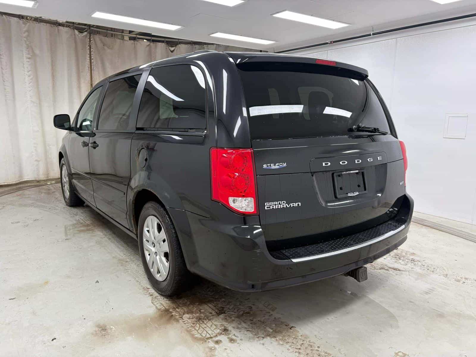 2014 Dodge Grand Caravan SXT - Image 6