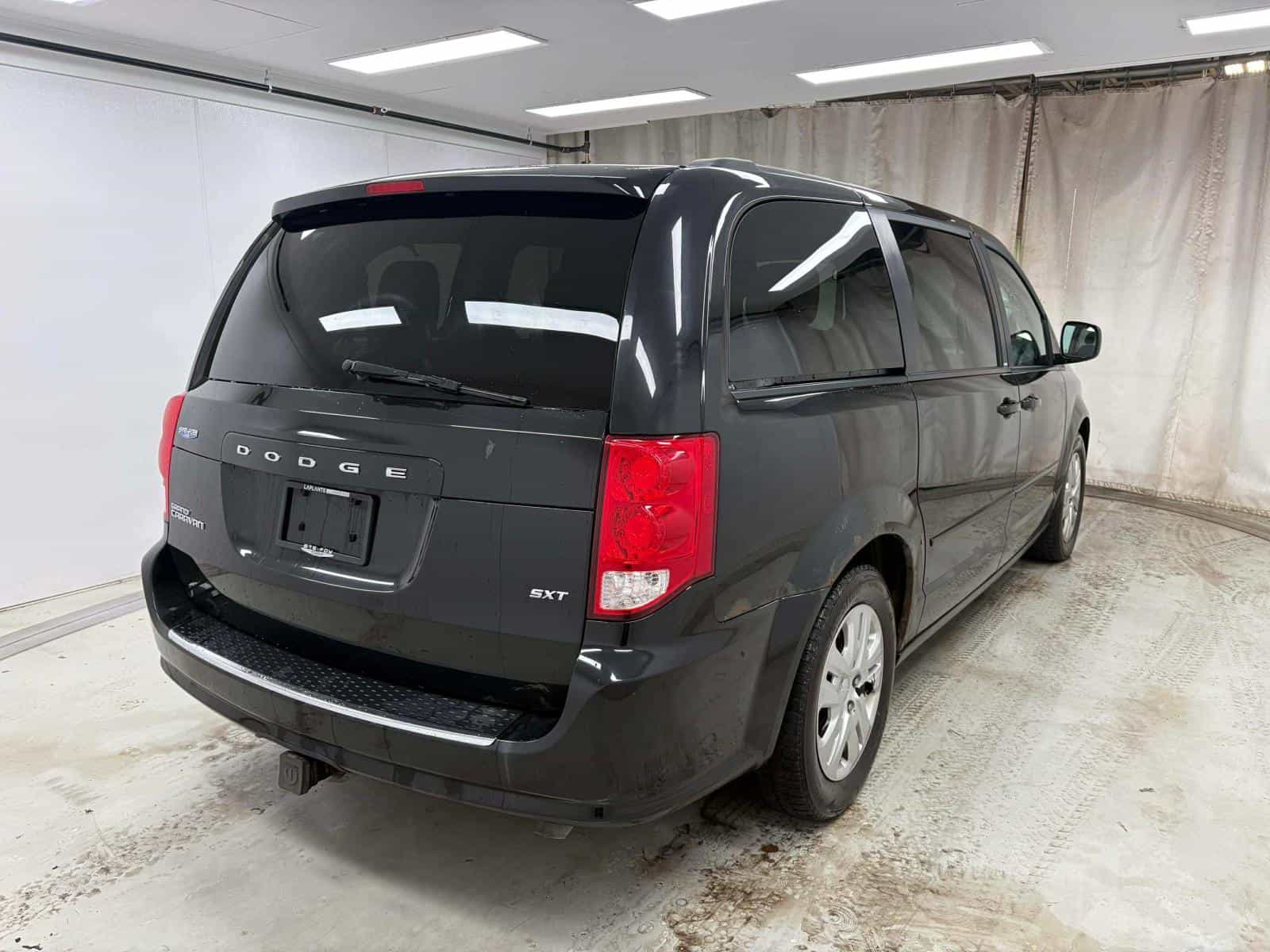 2014 Dodge Grand Caravan SXT - Image 4