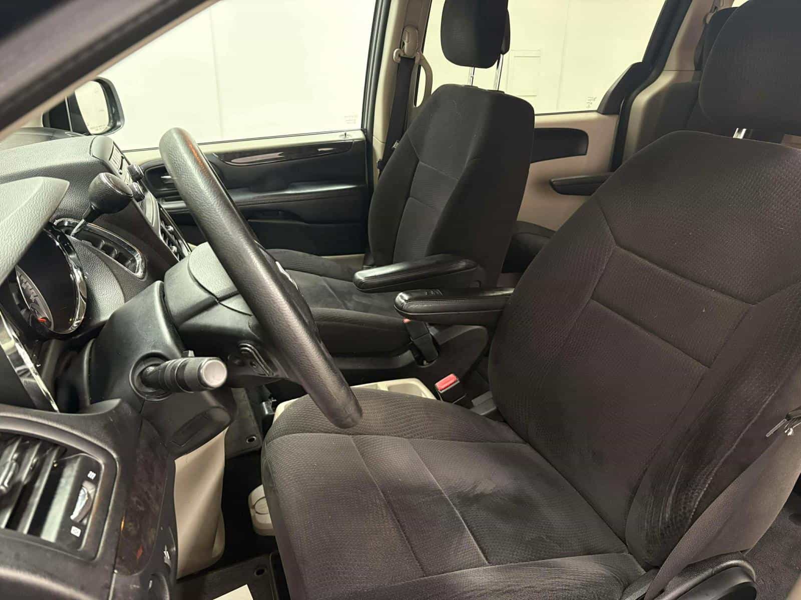 2014 Dodge Grand Caravan SXT - Image 10