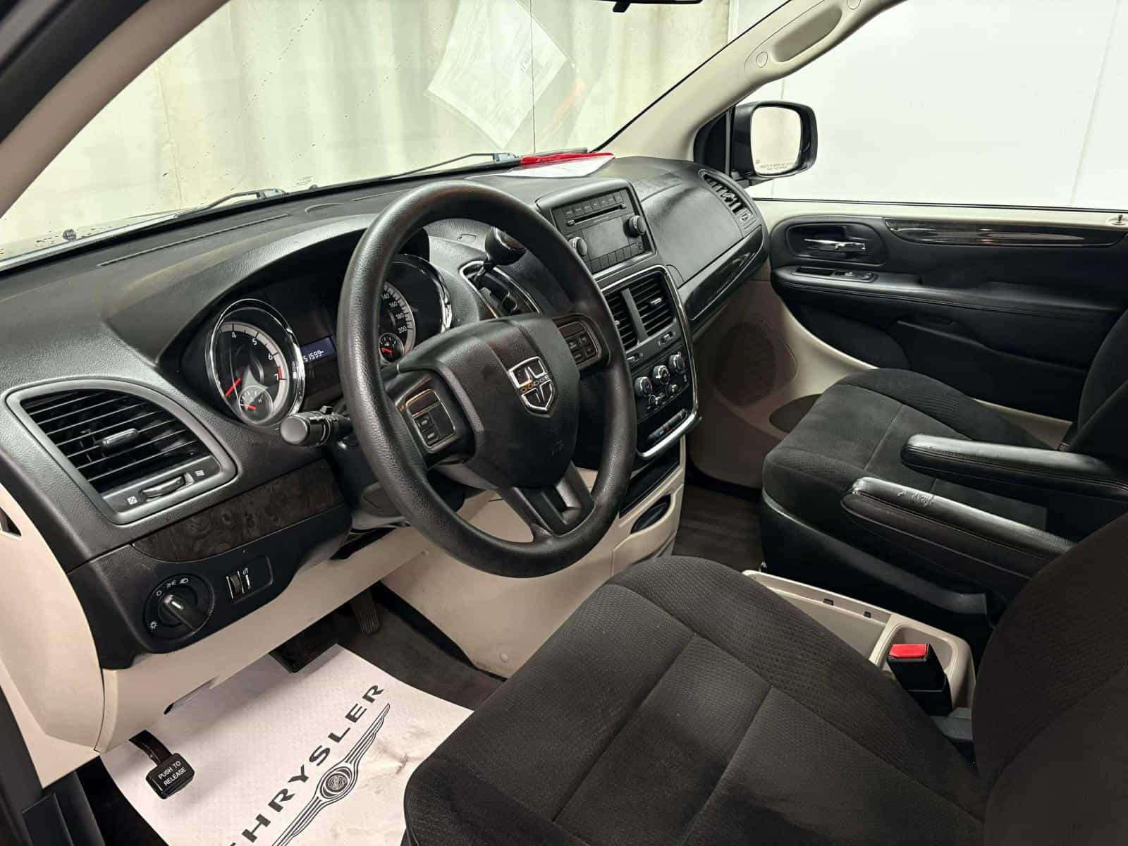 2014 Dodge Grand Caravan SXT - Image 14