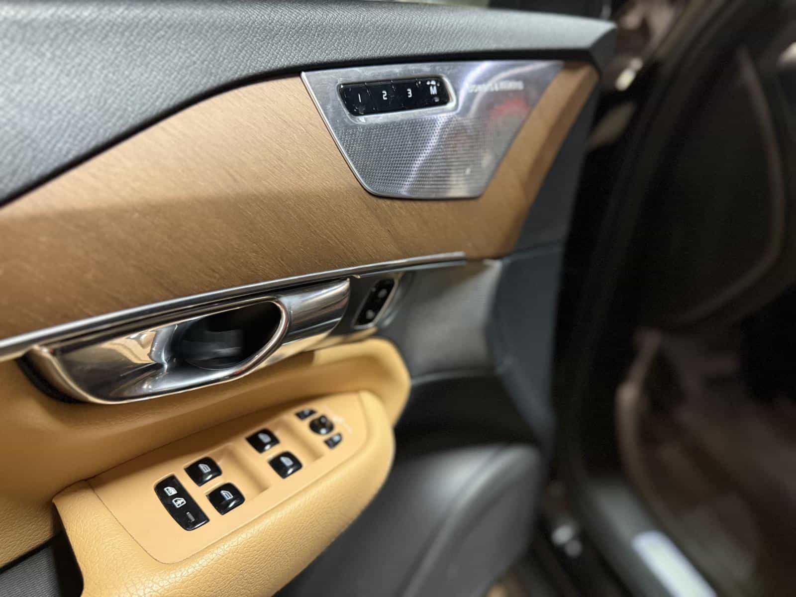 Image 16 Volvo XC90 Momentum 2016