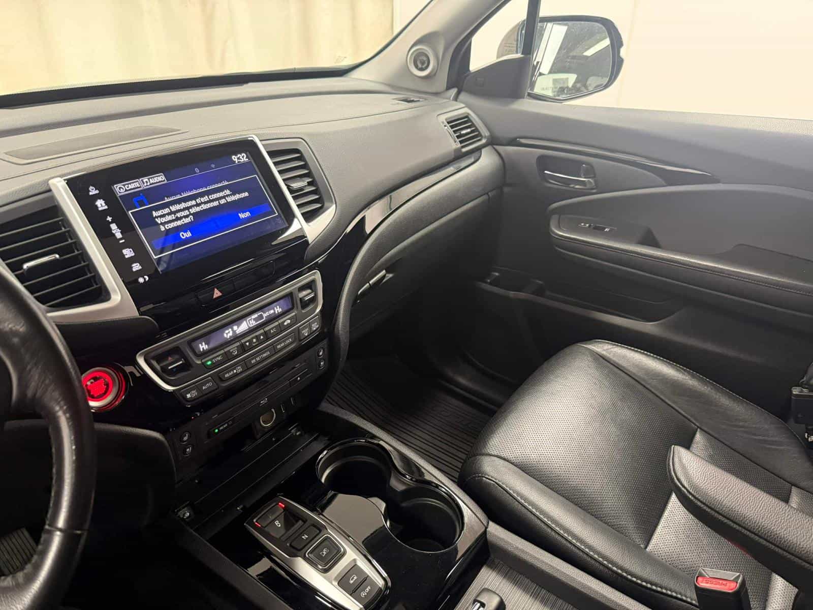 2017 Honda Pilot Touring - Image 15