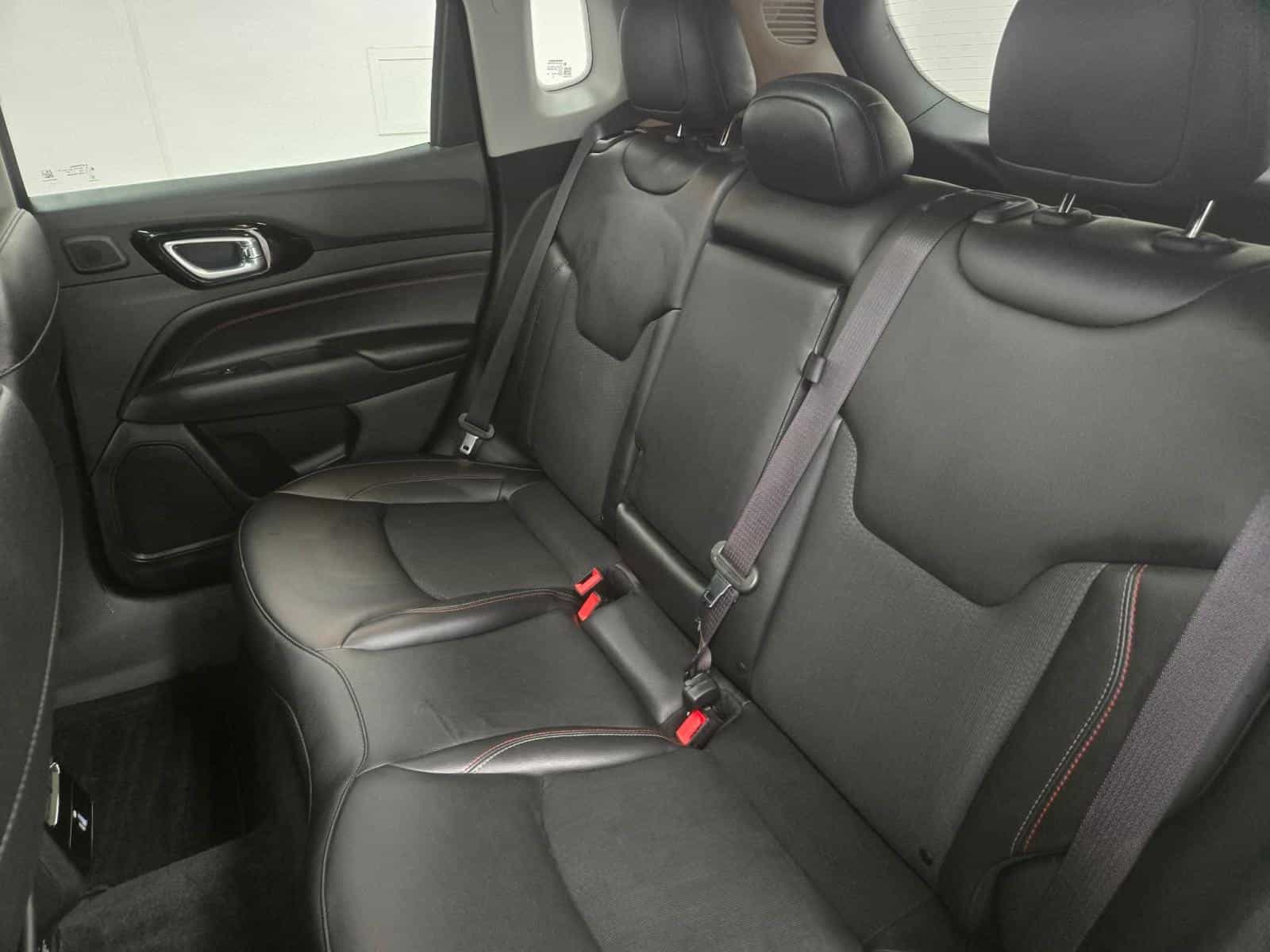 2022 Jeep Compass Trailhawk - Image 9