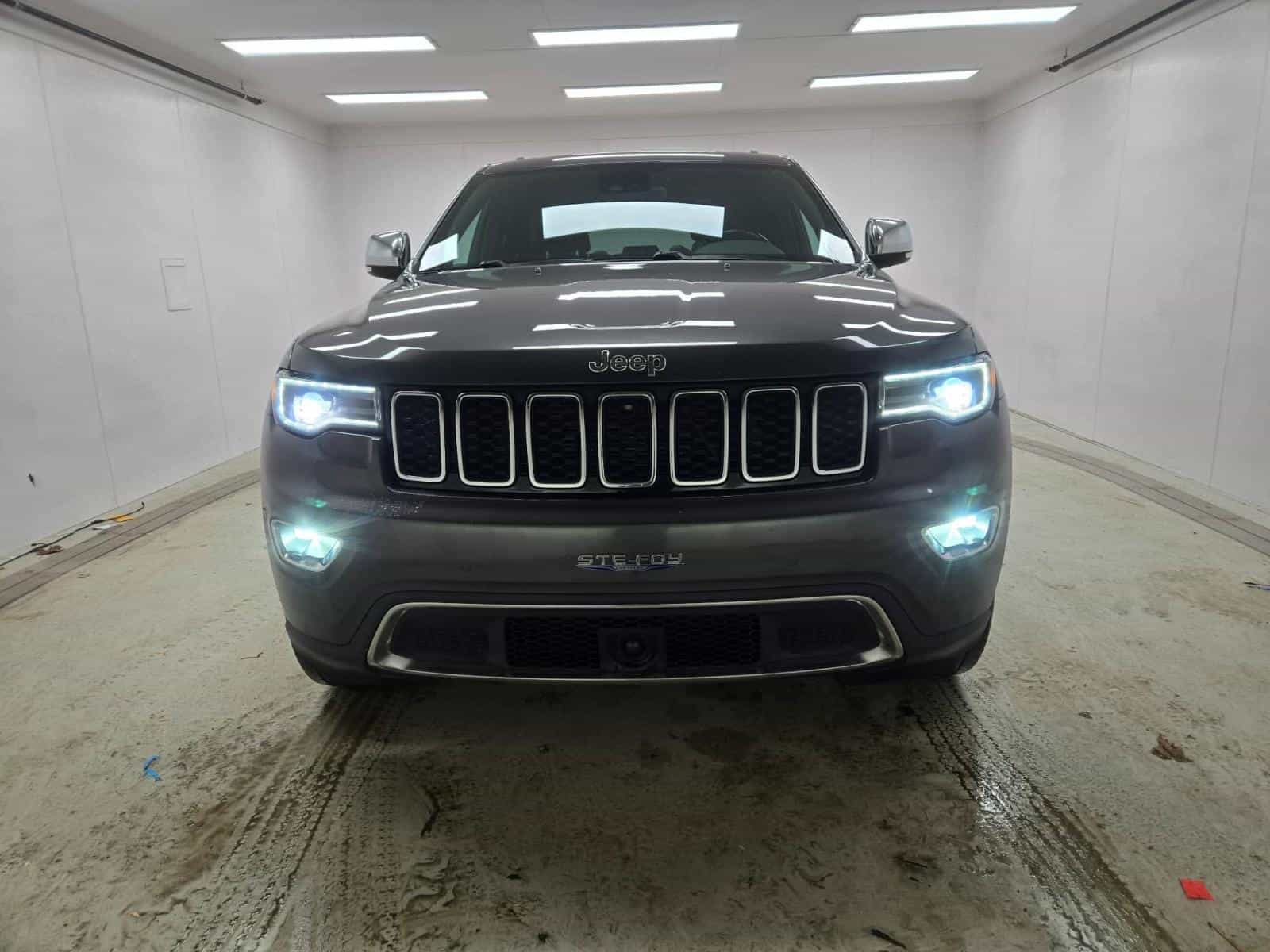 2018 Jeep Grand Cherokee Limited Limited - Image 2