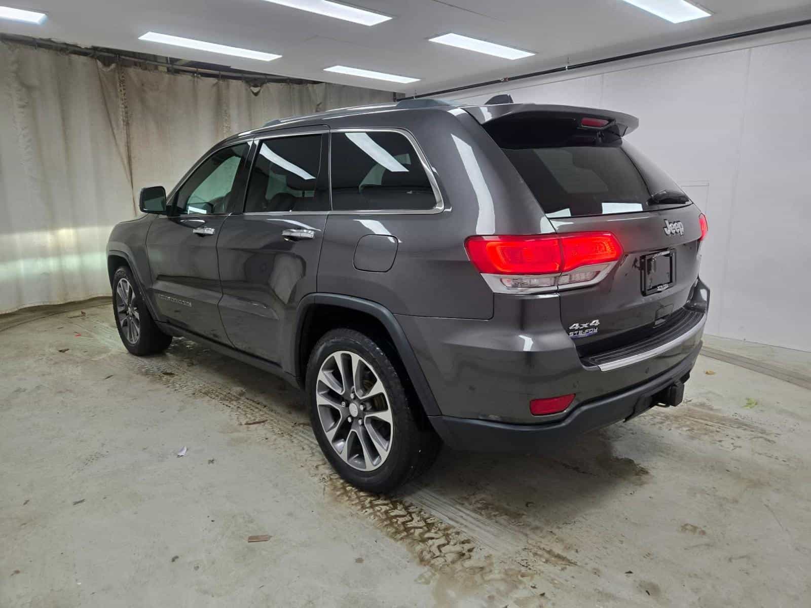 2018 Jeep Grand Cherokee Limited Limited - Image 4