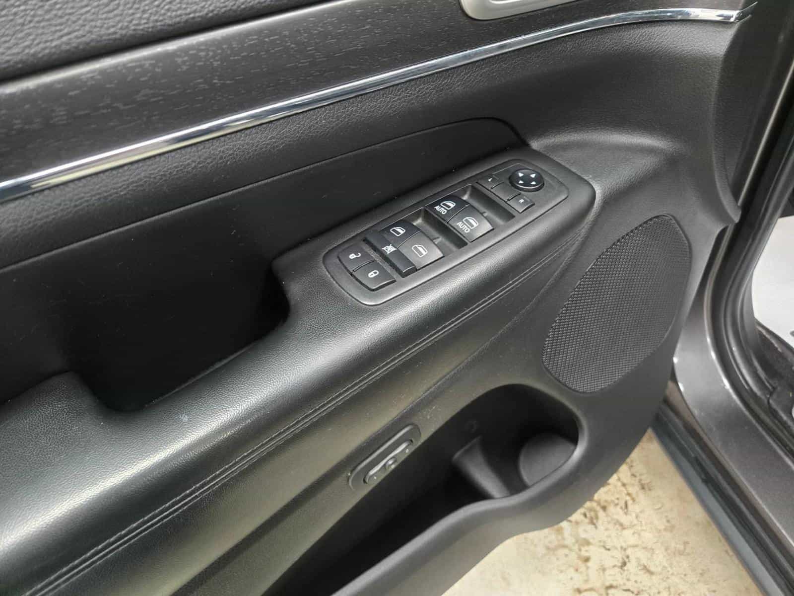 2018 Jeep Grand Cherokee Limited Limited - Image 14