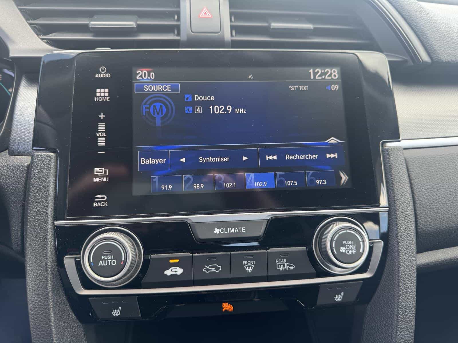 2017 Honda CIVIC LX LX - Image 9