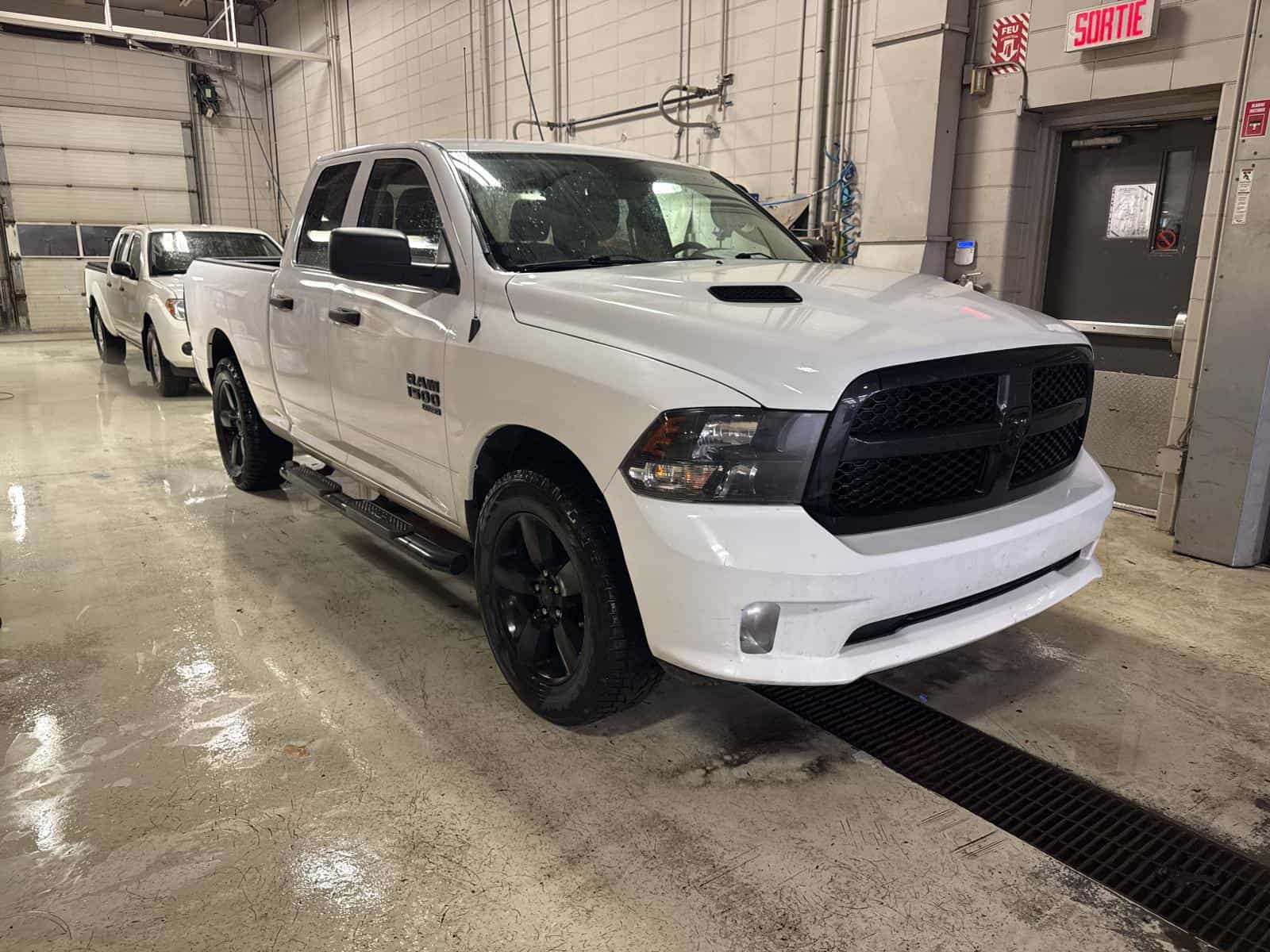 Image 3 RAM 1500 CLASSIC TRADESMAN Express 2019