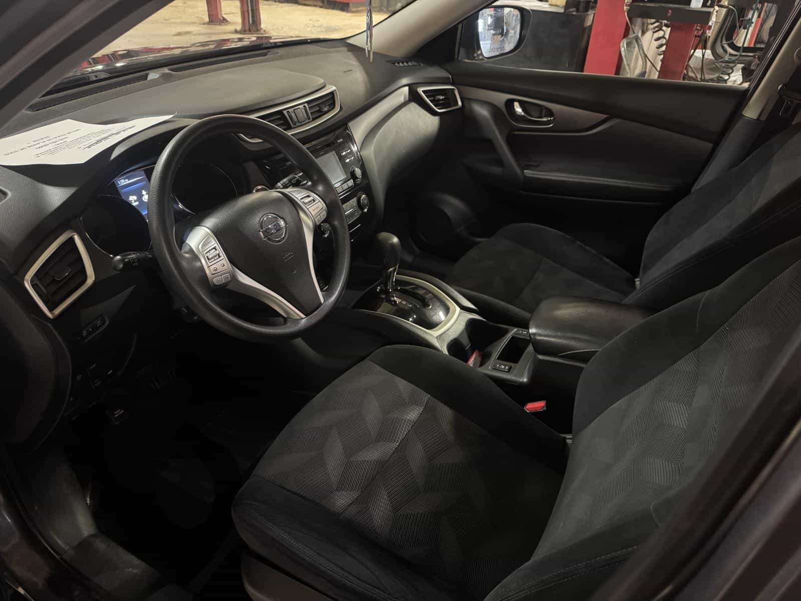 2016 Nissan ROGUE S/SL/SV SV - Image 6