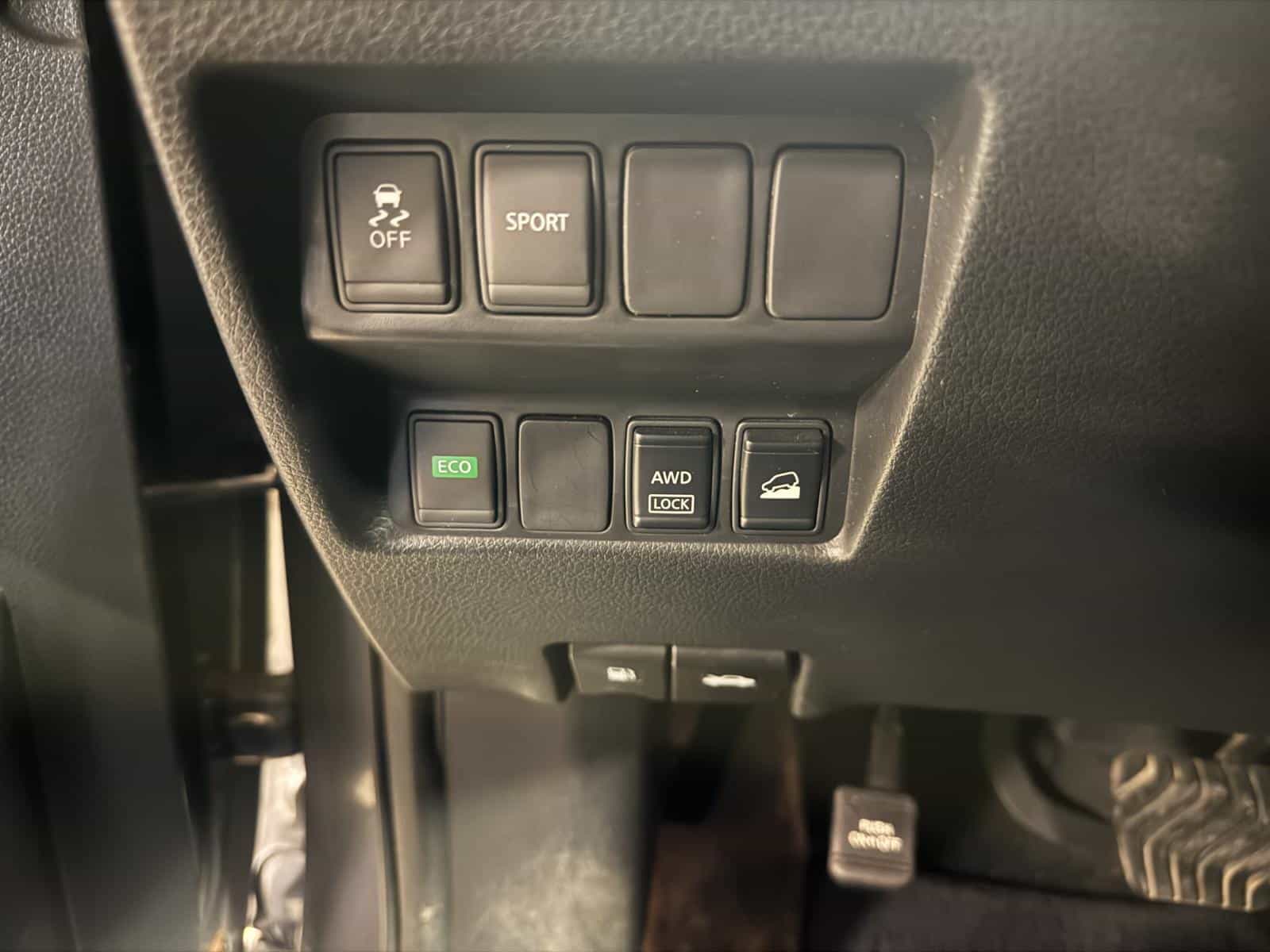 2016 Nissan ROGUE S/SL/SV SV - Image 10