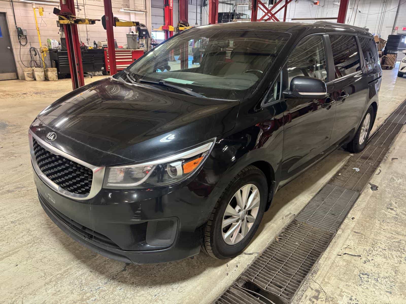 2018 Kia Sedona LX - Image 1