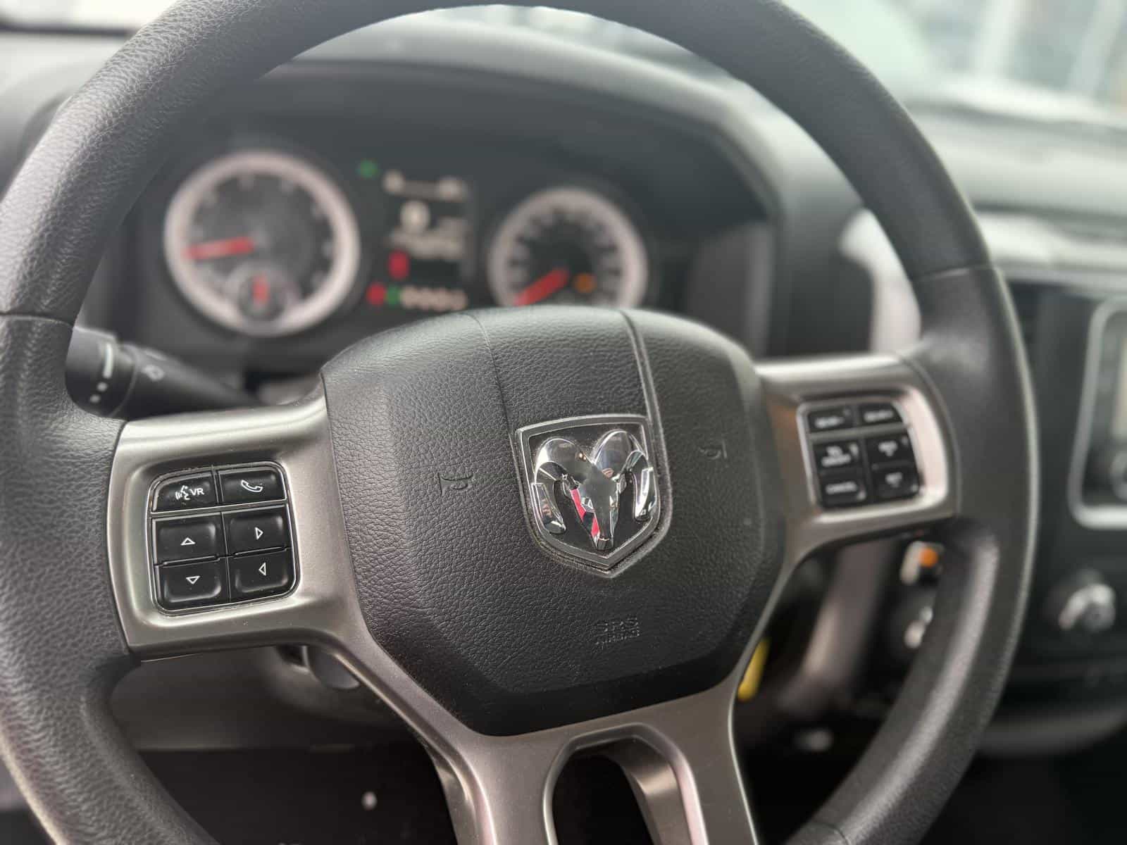 2023 RAM 1500 CLASSIC SLT SLT - Image 13