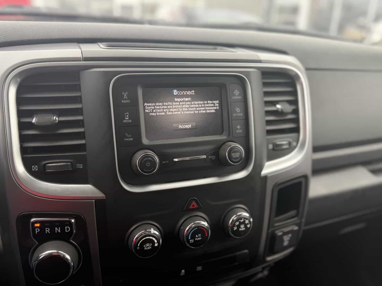 2023 RAM 1500 CLASSIC SLT SLT - Image 15