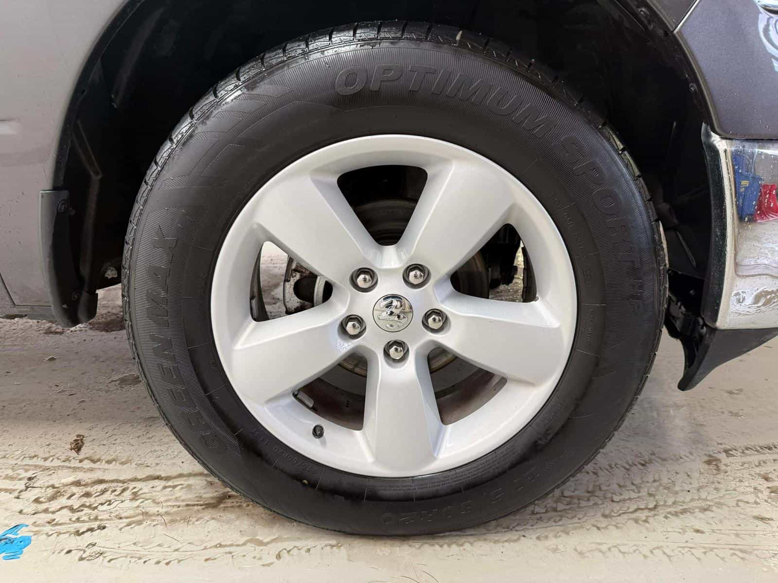 2023 RAM 1500 Classic SLT - Image 7