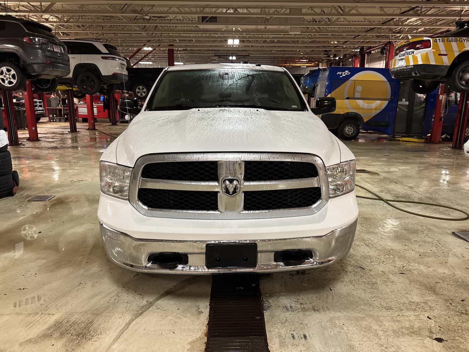 Image 2 RAM 1500 Classic SLT 2023