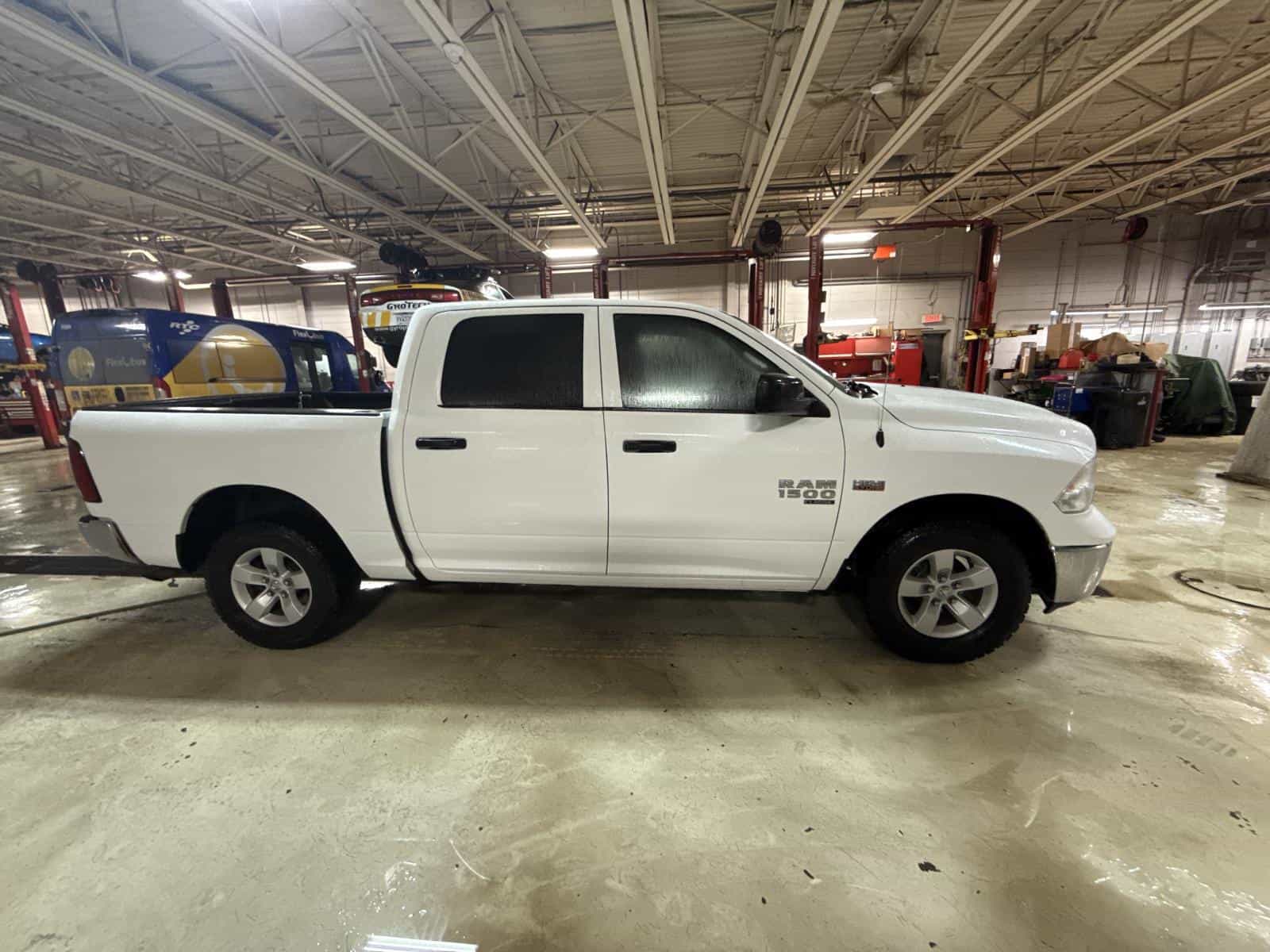 Image 4 RAM 1500 Classic SLT 2023