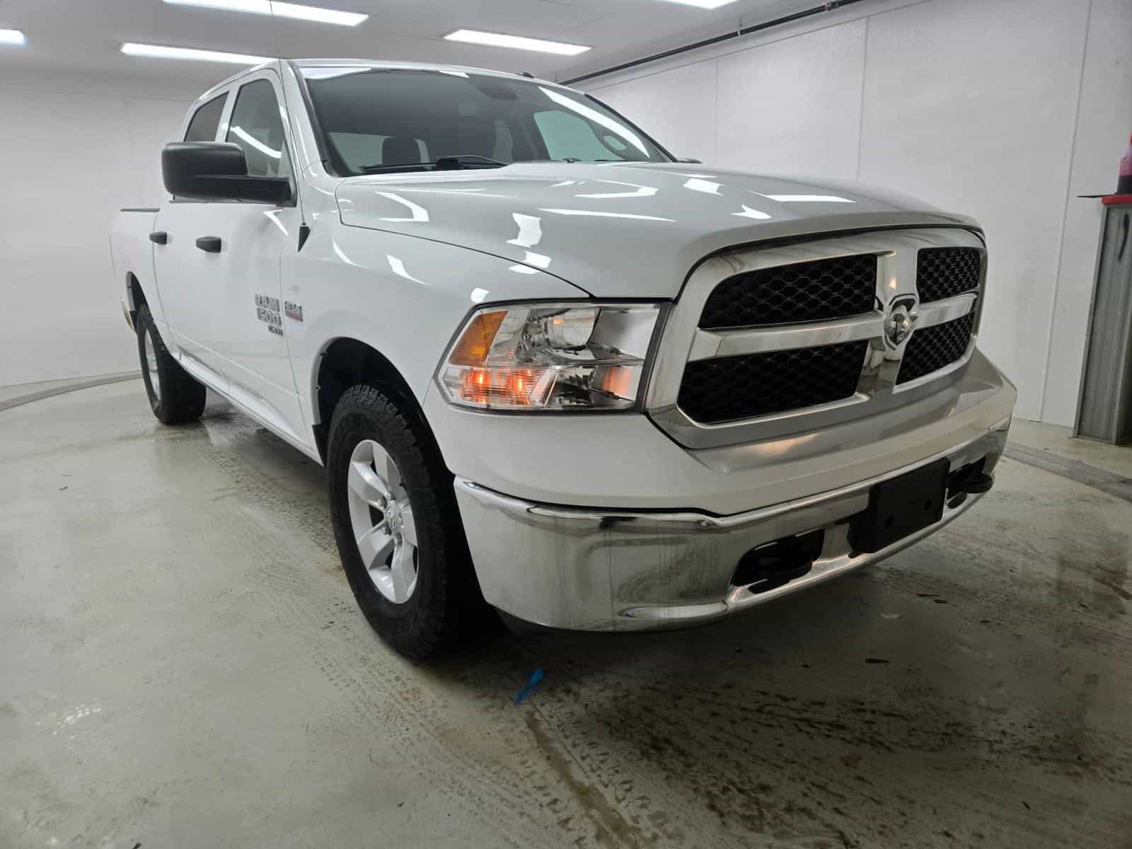 Image 4 RAM 1500 Classic SLT 2023