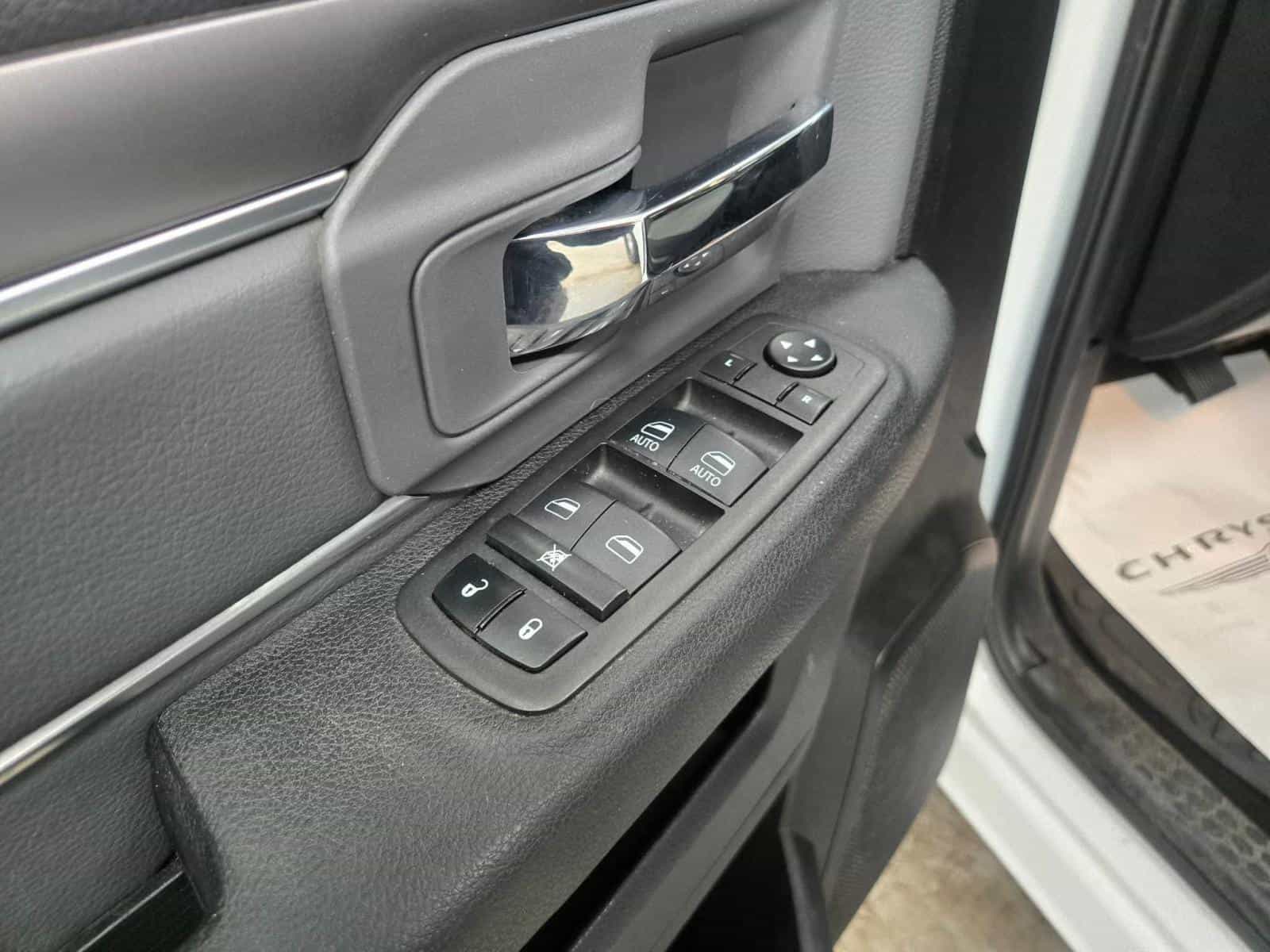 Image 16 RAM 1500 Classic SLT 2023